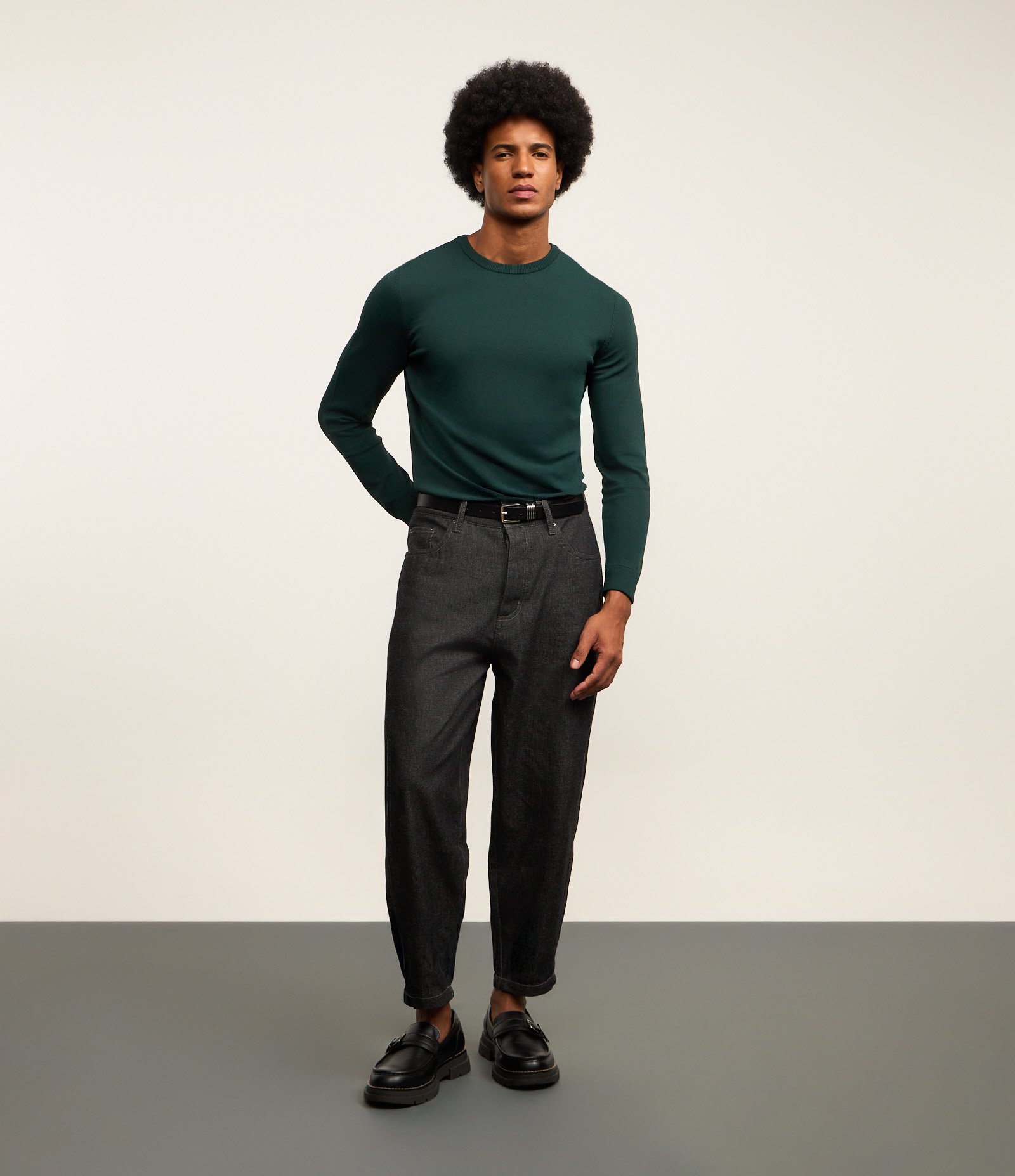 Suéter Básico em Viscose com Gola Redonda Verde Escuro 2