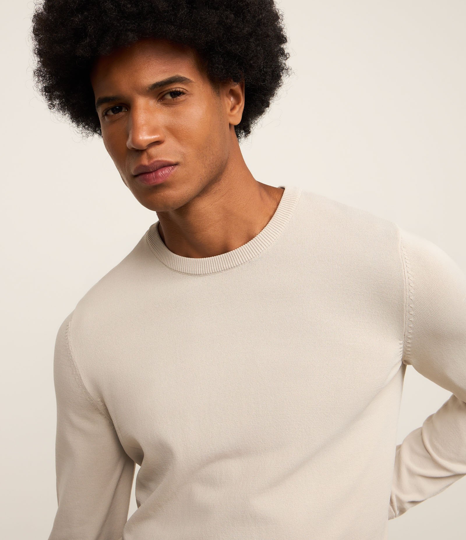 Suéter Básico em Viscose com Gola Redonda Cinza 3