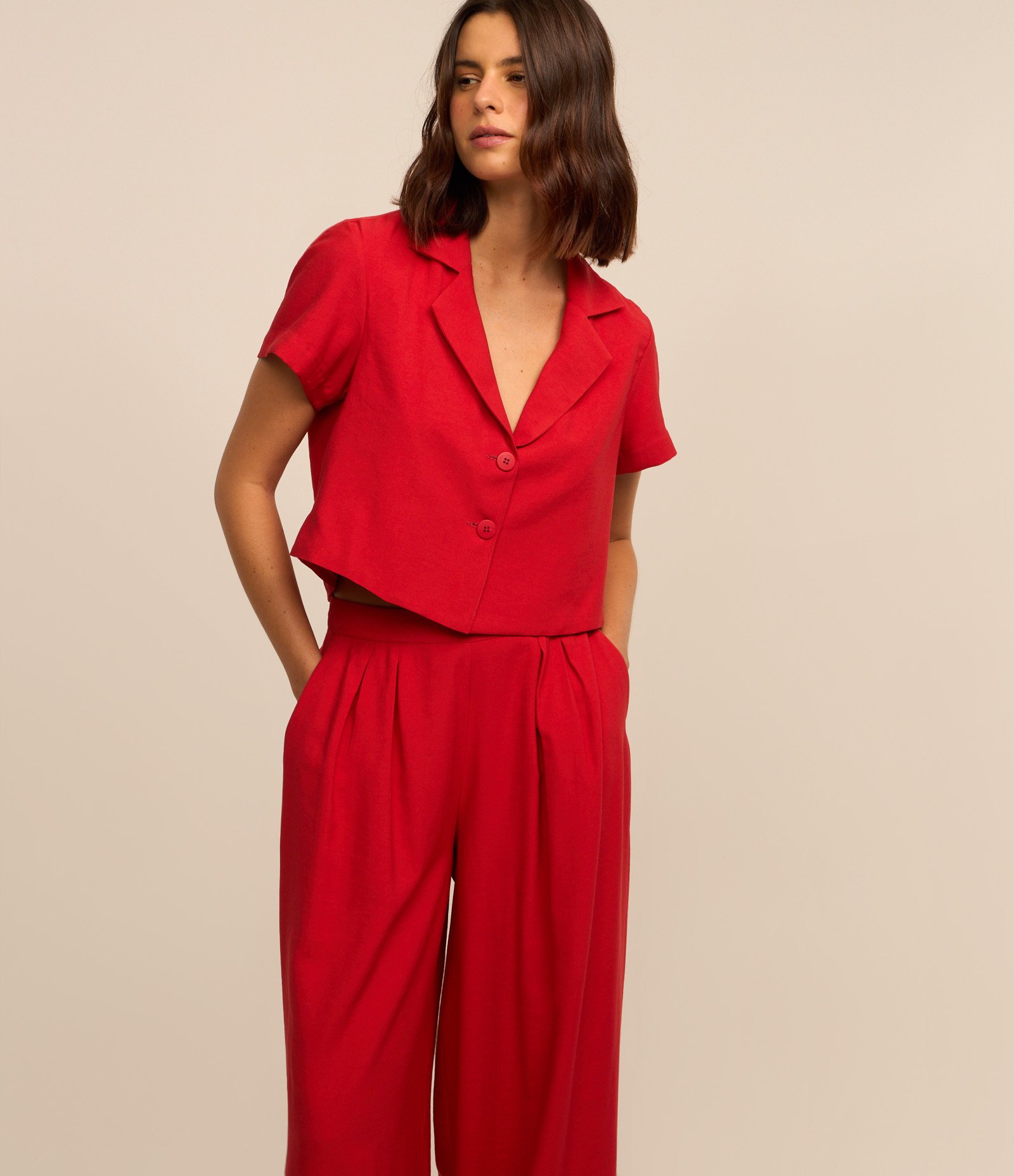 Calça Wide Leg Alfaiatada com Pregas no Cós Vermelho 4