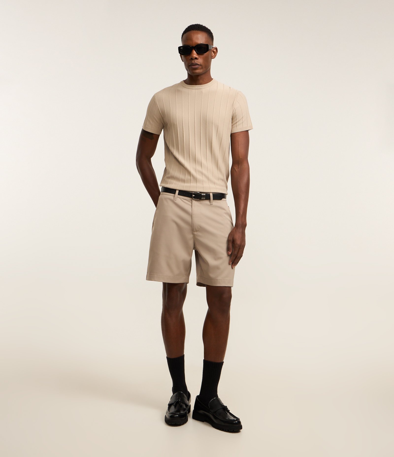 Camiseta Slim em Tricô com Relevos Verticais Bege 2