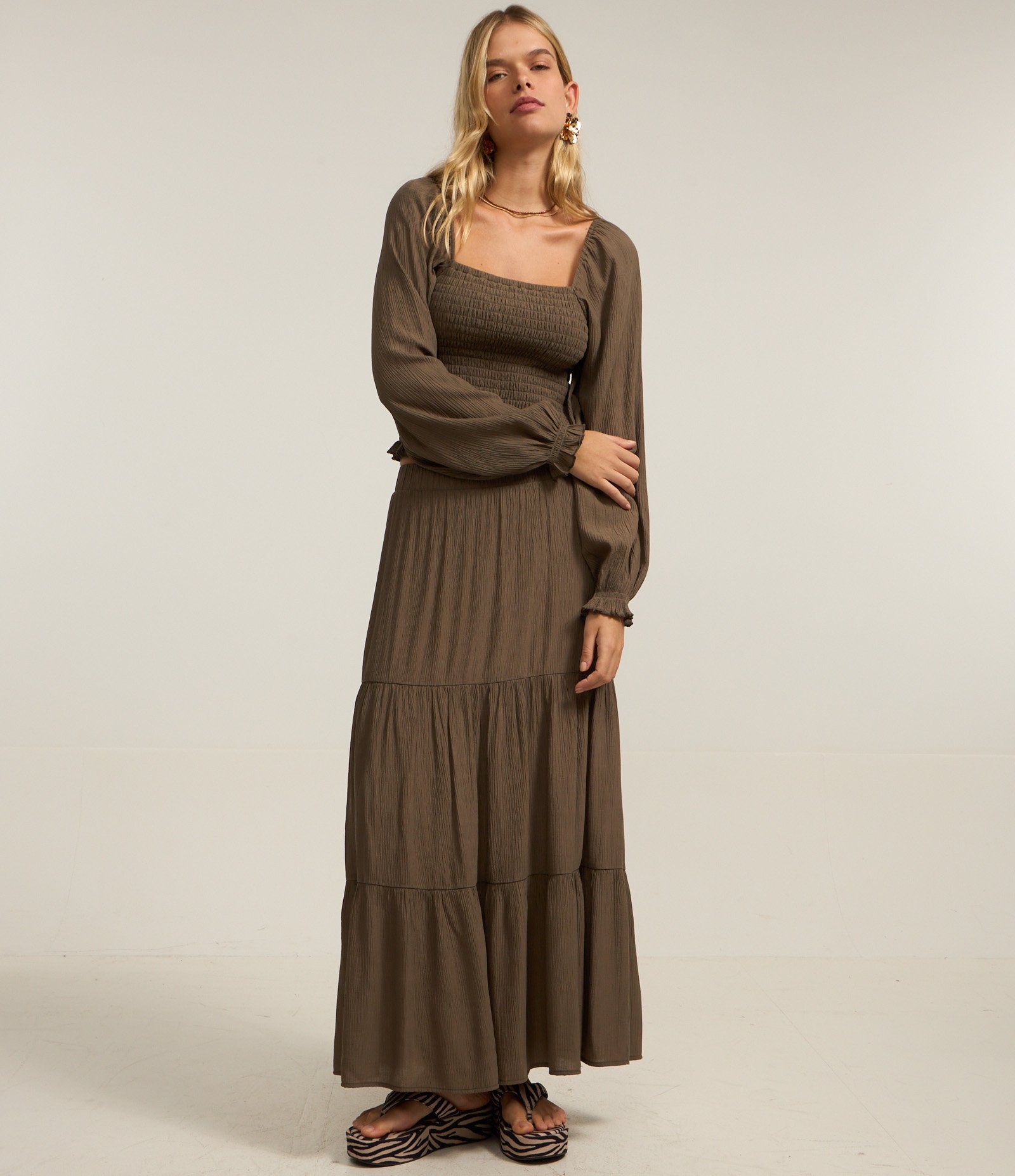 Blusa Curta em Crepe com Manga Bufante e Lastex Verde 2