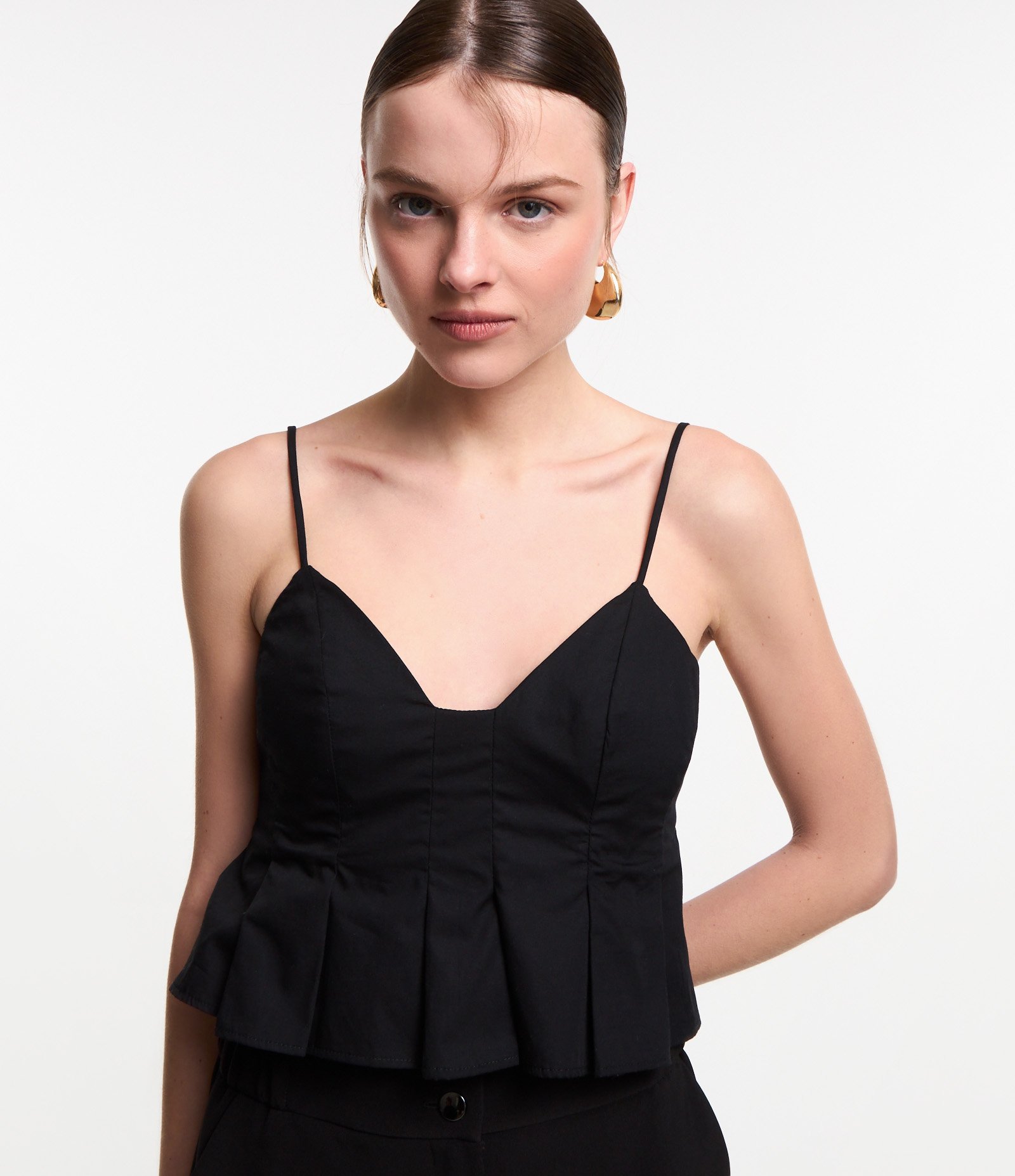 Blusa em Tricoline com Pregas na Barra e Zíper nas Costas Preto 1