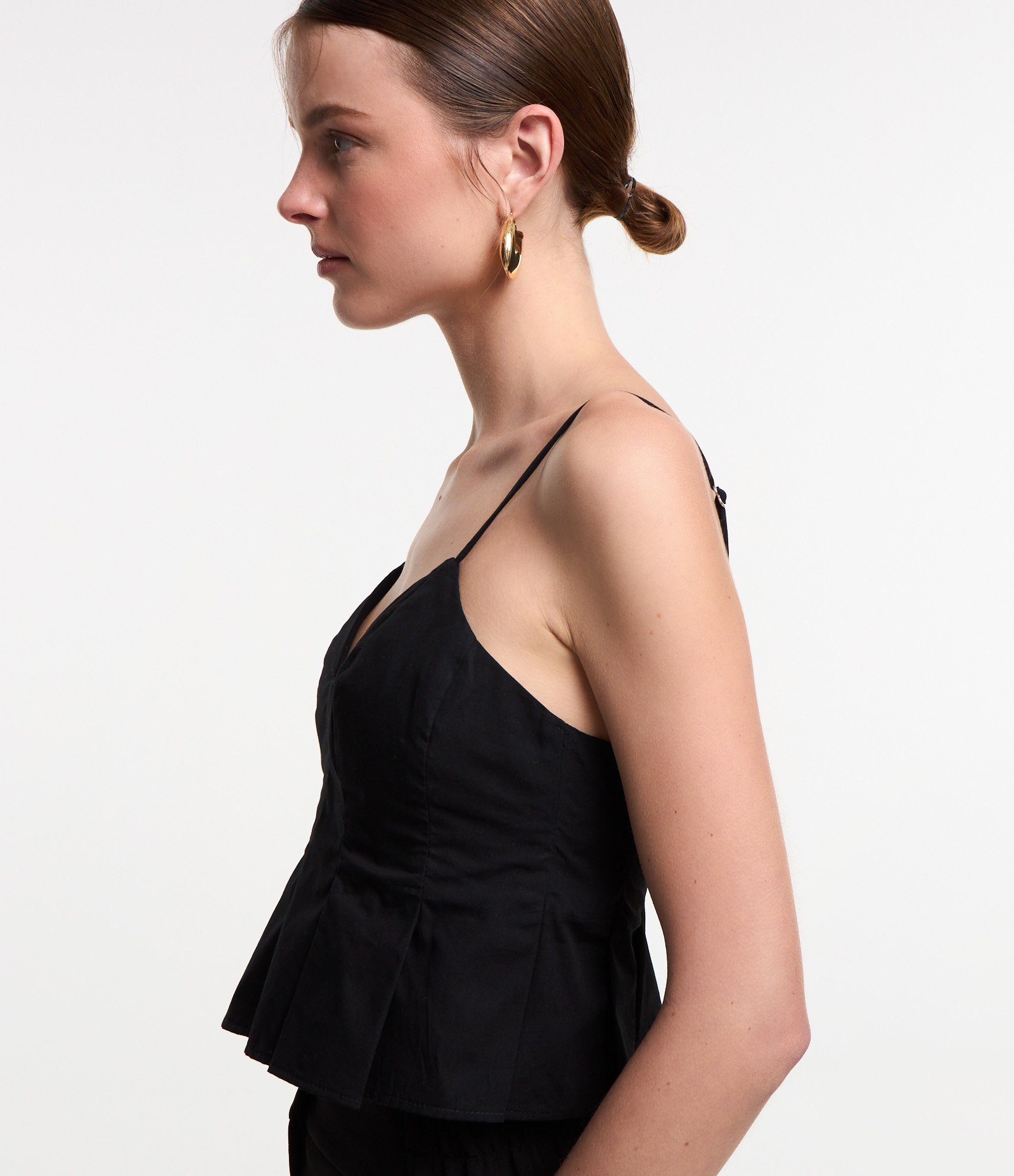 Blusa em Tricoline com Pregas na Barra e Zíper nas Costas Preto 3