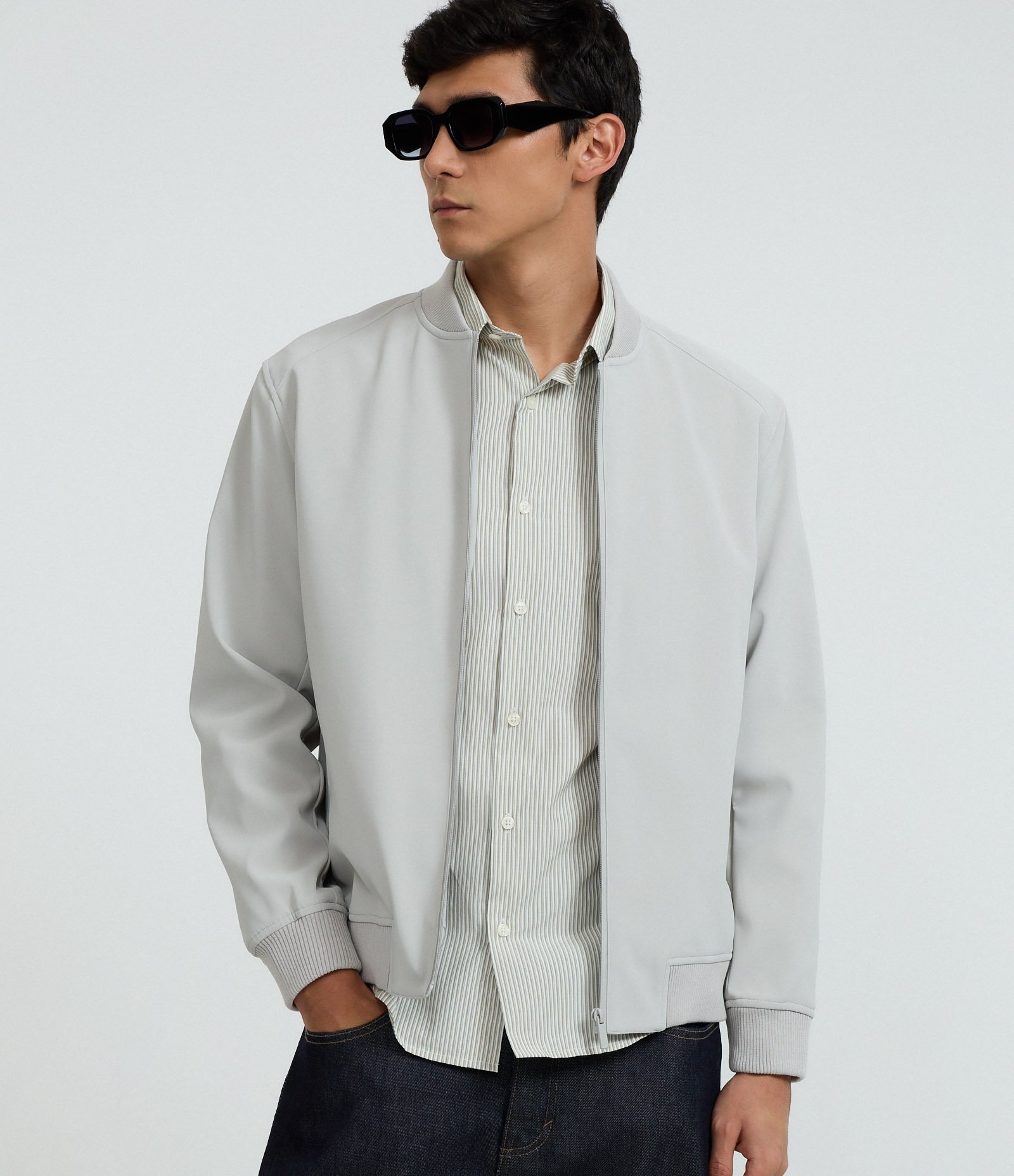 Jaqueta Bomber com Bolso Interno e Textura Emborrachada Cinza 1