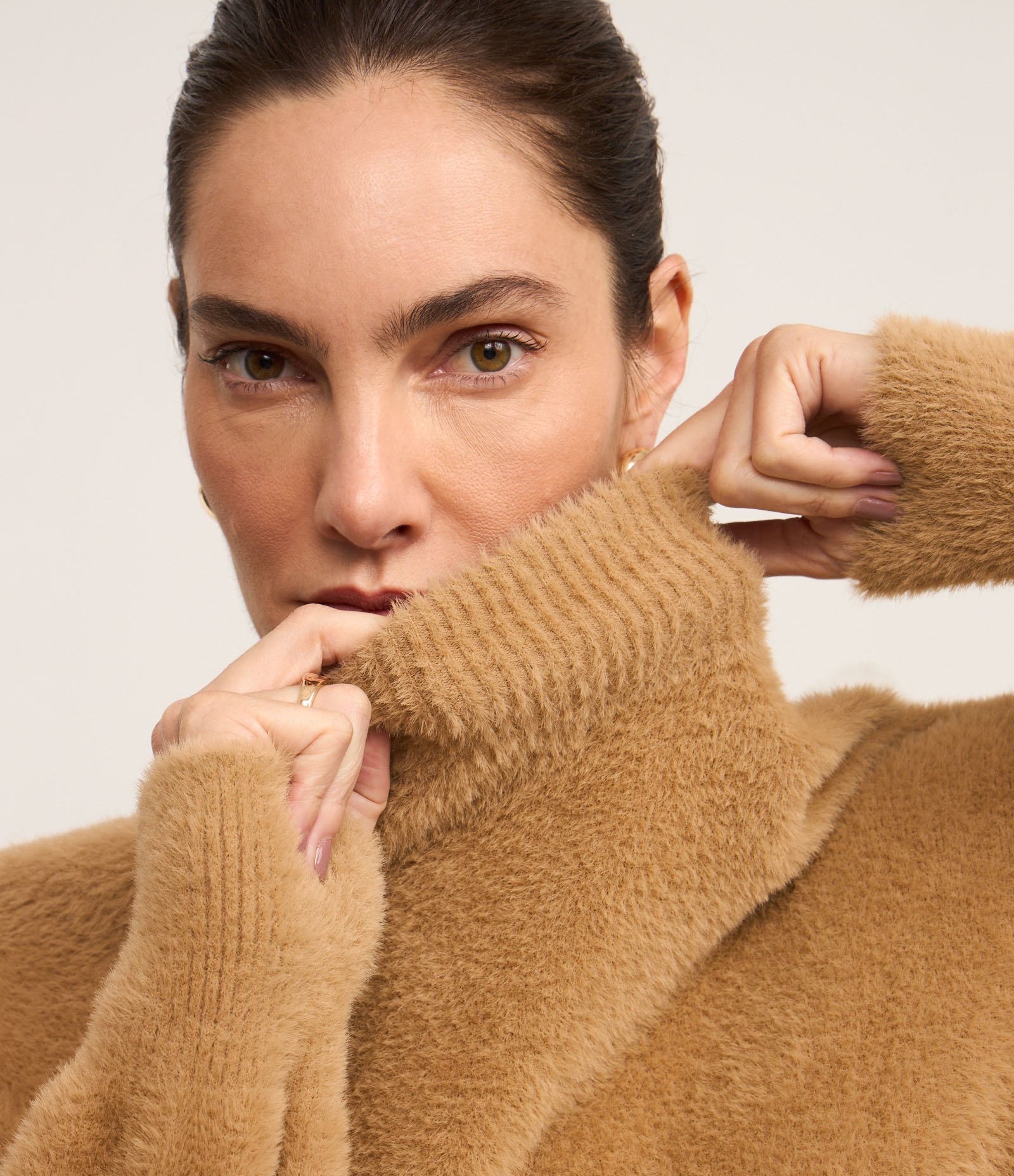 Suéter em Poliamida Peluciada com Gola Alta 5