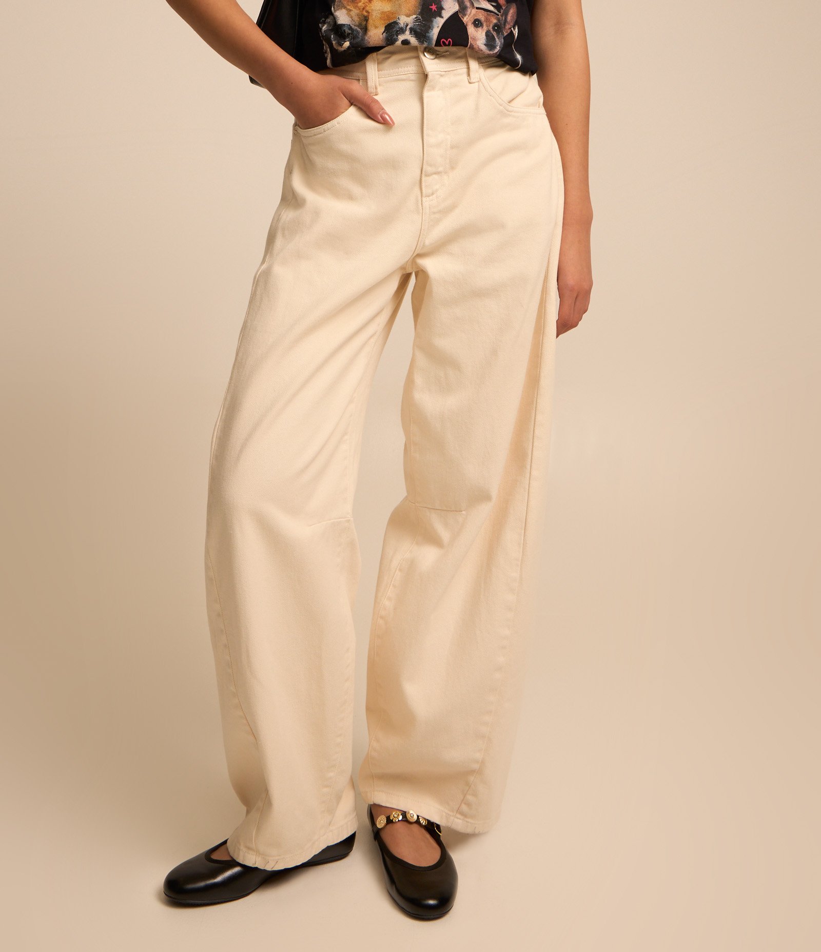 Calça Barrel em Sarja com Cós Largo Bege 3