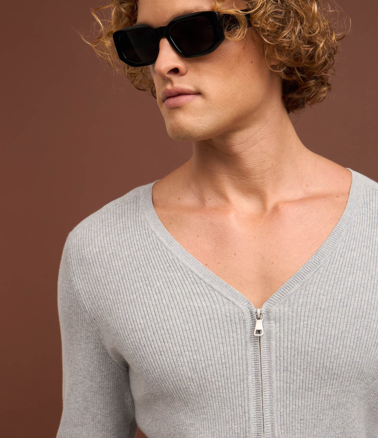 Suéter em Algodão com Gola em V Zíper e Manga Raglan Cinza 3