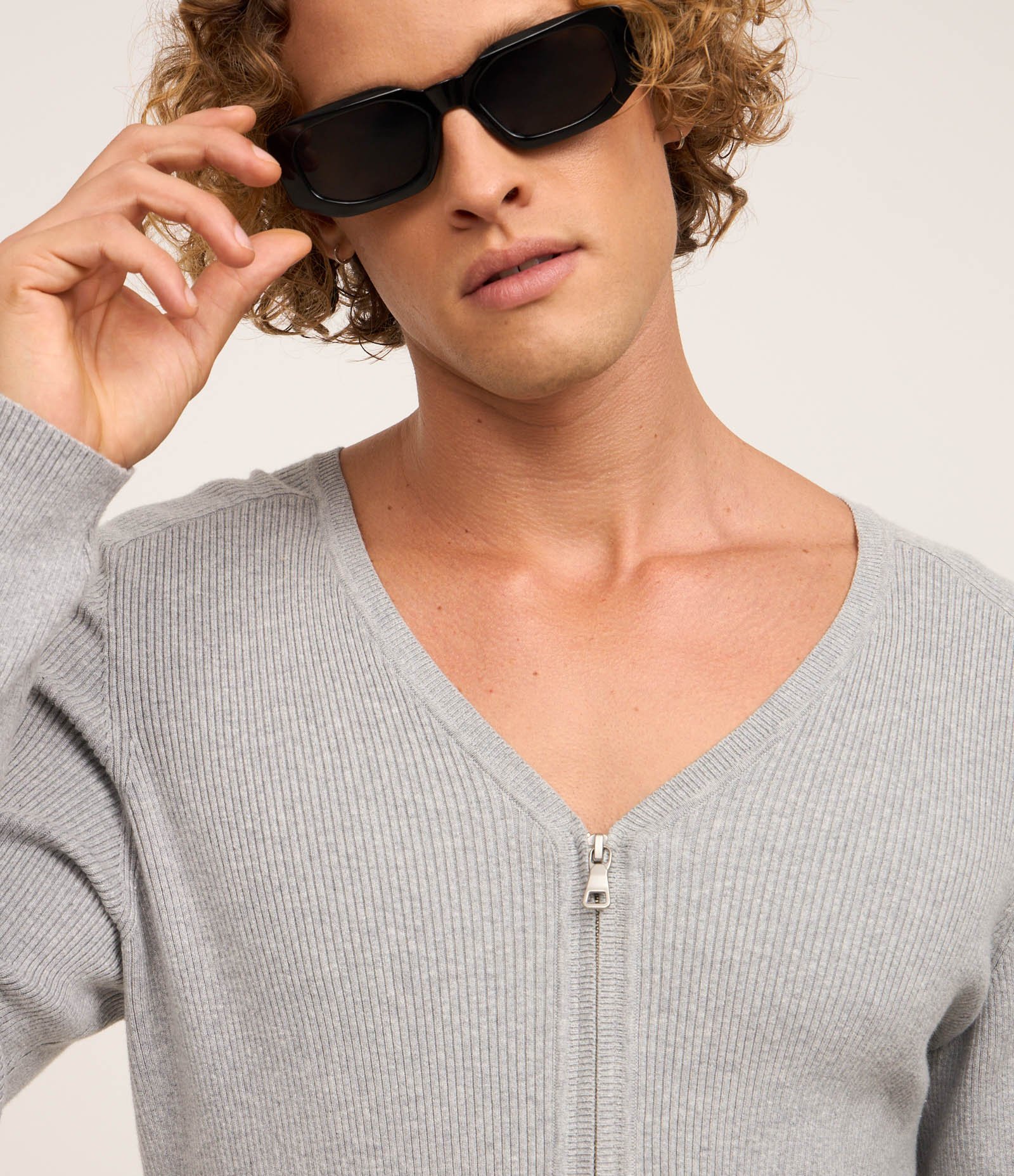 Suéter em Algodão com Gola em V Zíper e Manga Raglan Cinza 6