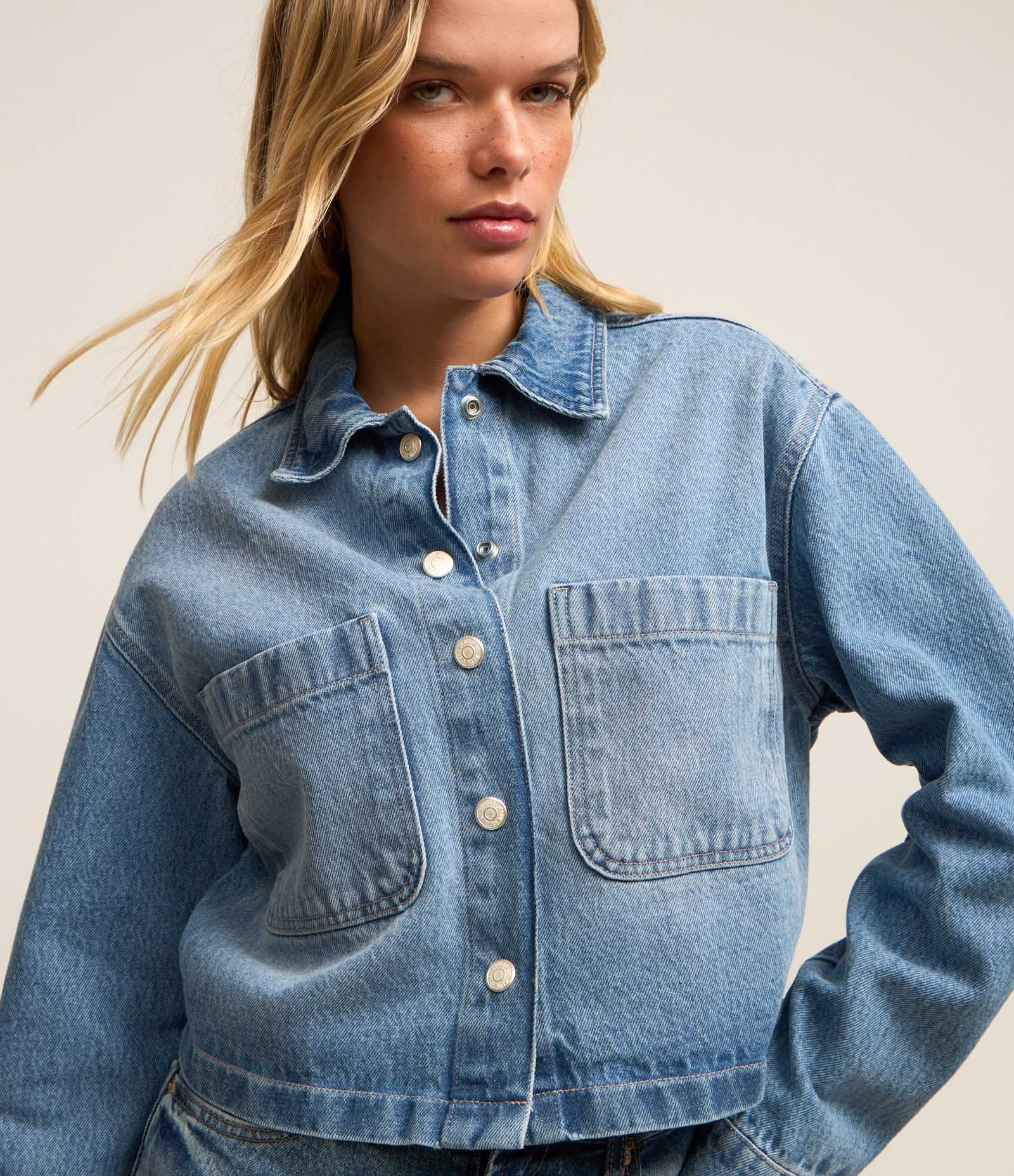 Camisa Overshirt em Jeans com Bolsos Frontais Azul 5
