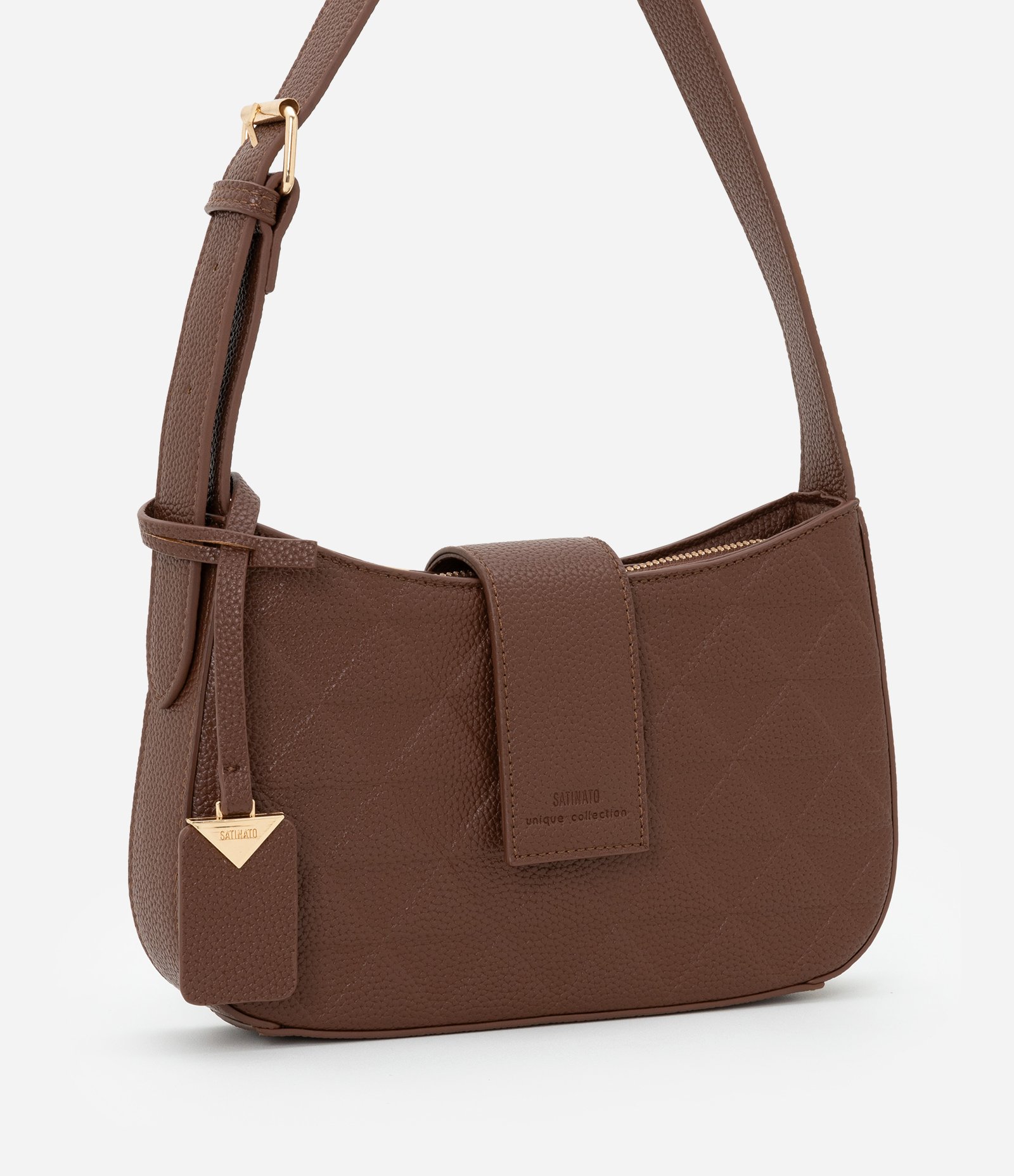 Bolsa Baguete Pequena com Textura em Relevo e Detalhe de Pendente Marrom 2