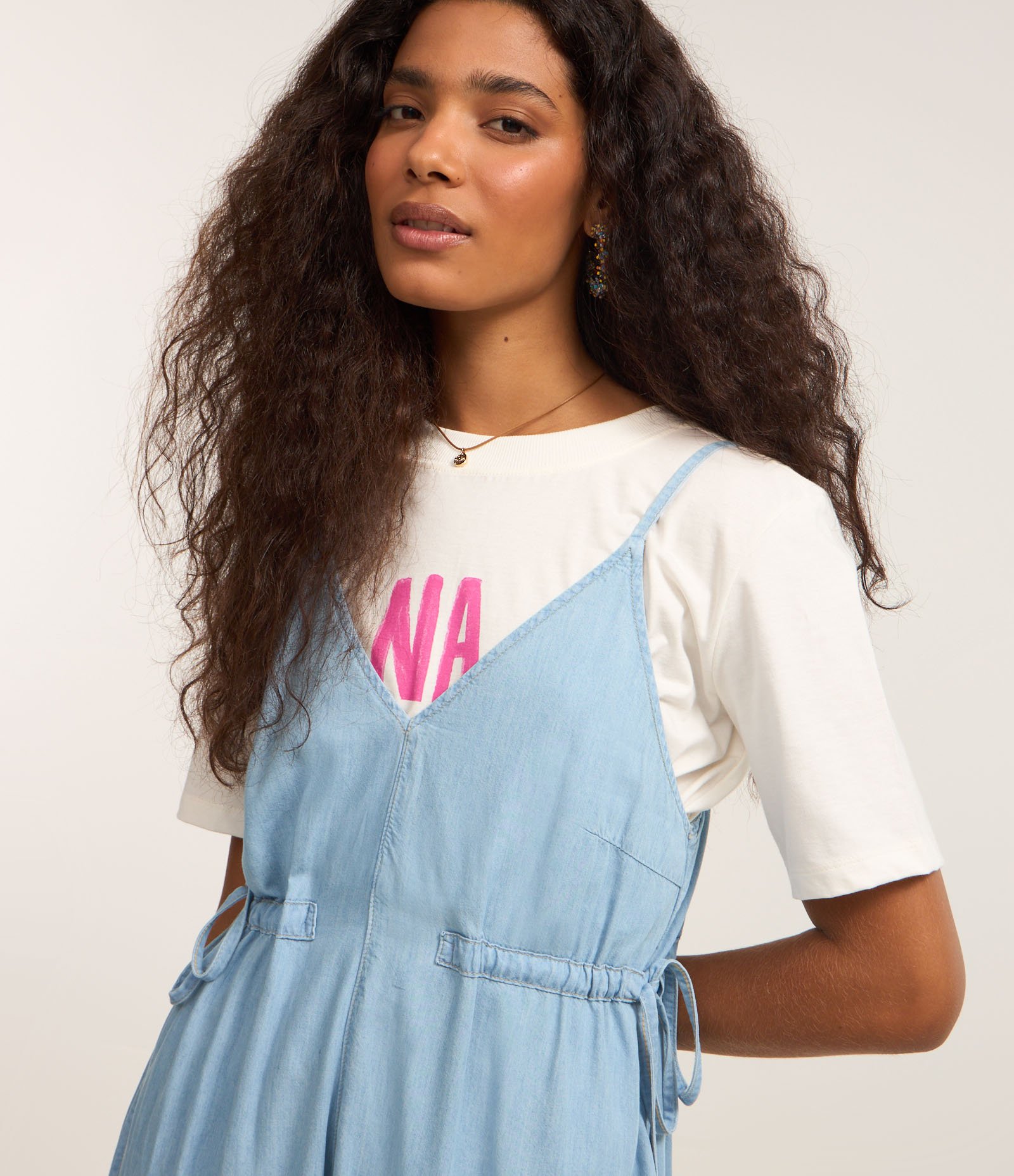 Macaquinho Curto em Jeans com Amarração Lateral Jeans Claro 3