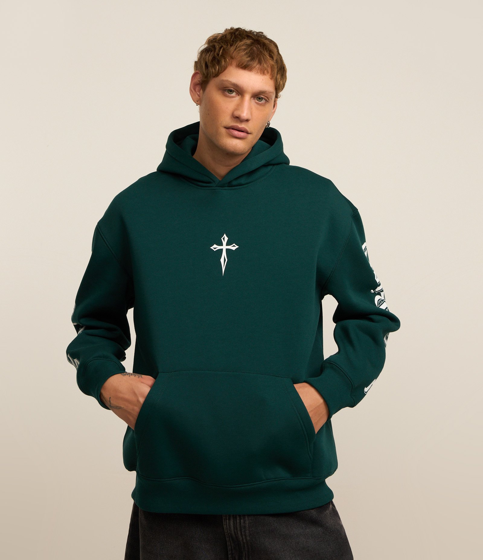 Blusão Relaxed em Moletom com Capuz e Estampa de Cruz e Lettering Verde 3