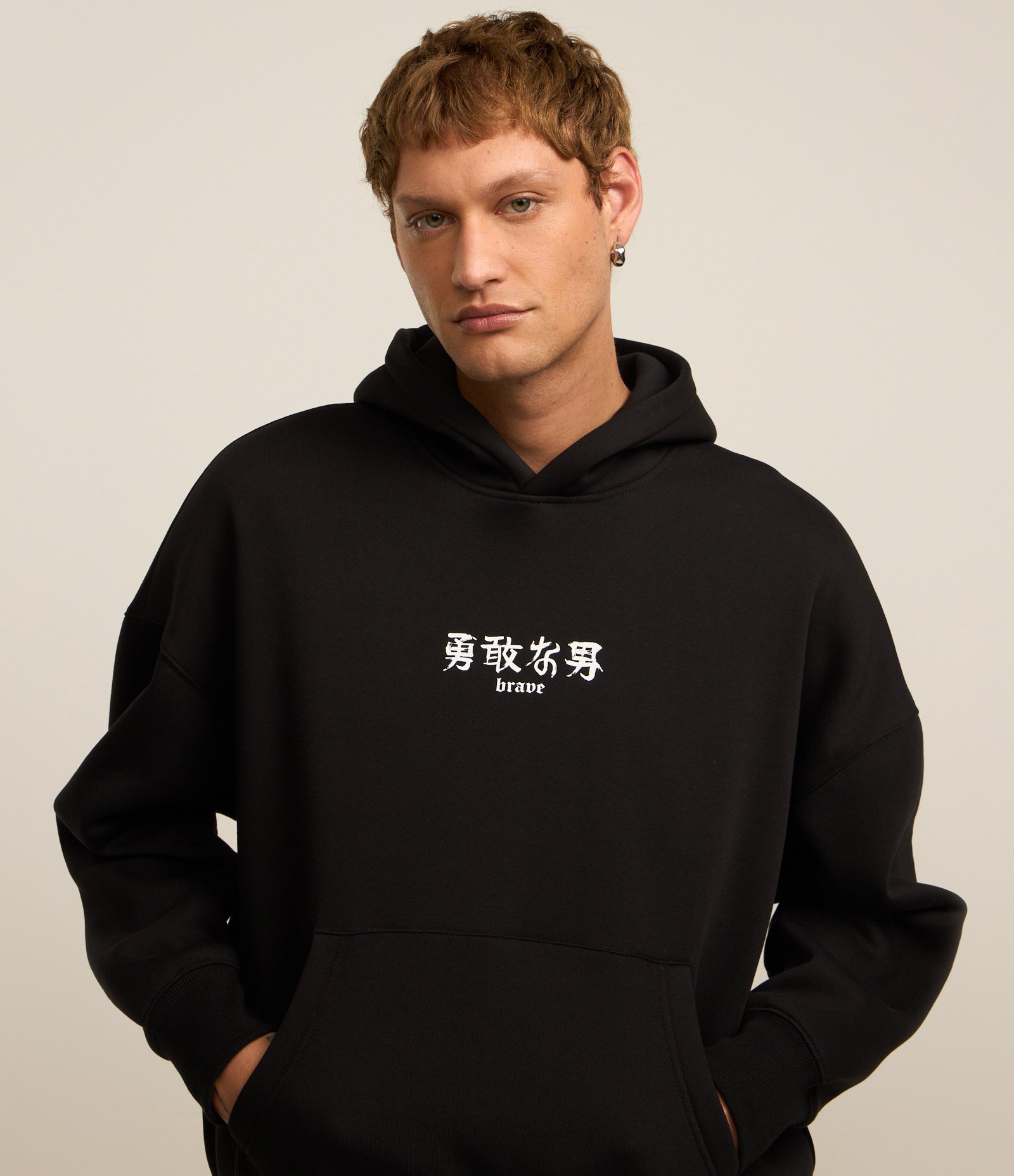 Blusão Boxy em Moletom Com Estampa Lettering Preto 4