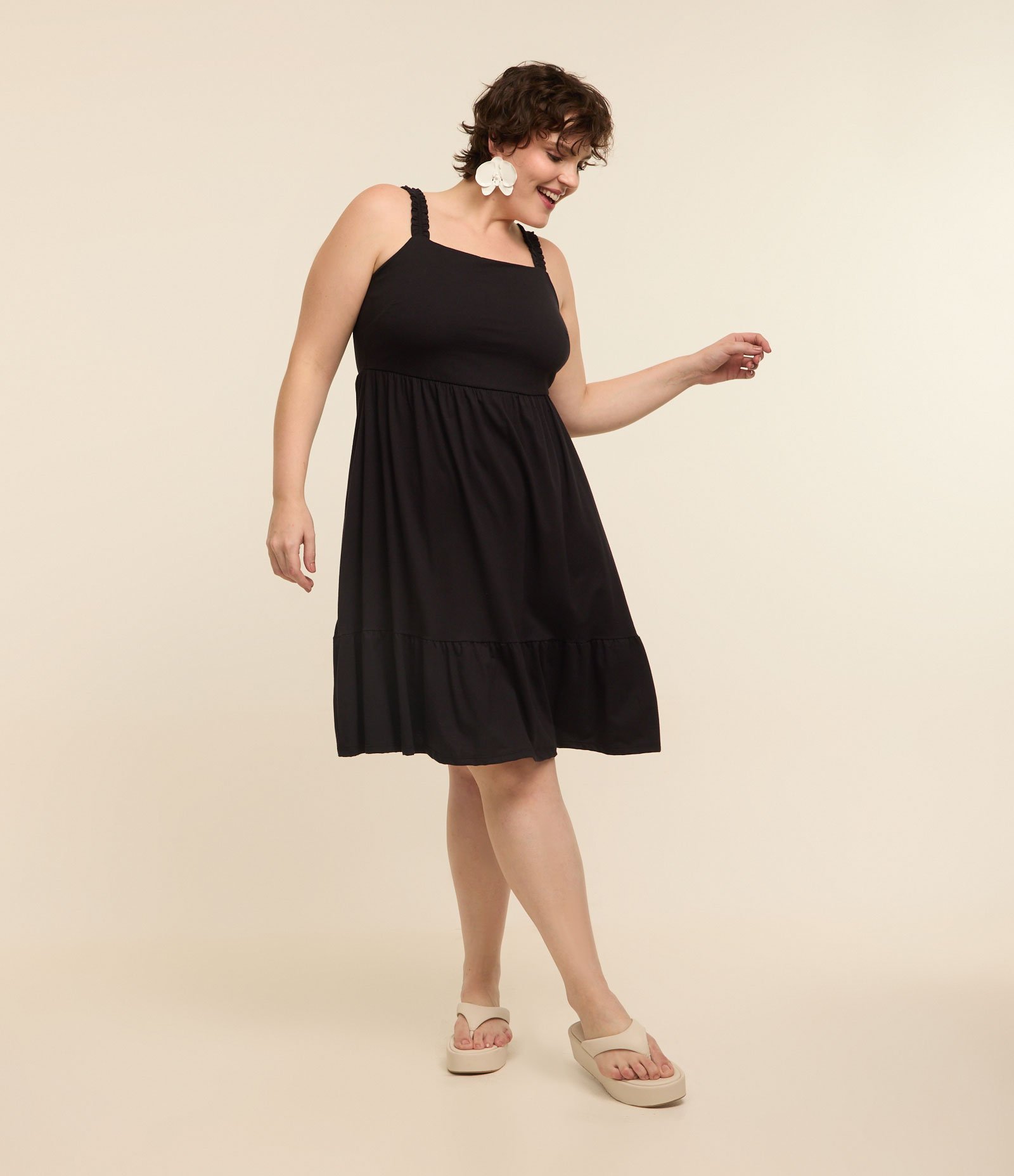 Vestido Curto em Algodão e Decote Quadrado Curve & Plus Size Preto 3