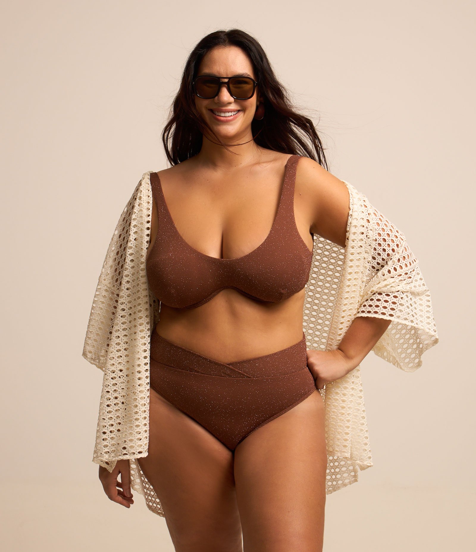 Biquíni Calcinha Hot Pants com Brilho Curve & Plus Size Marrom 2