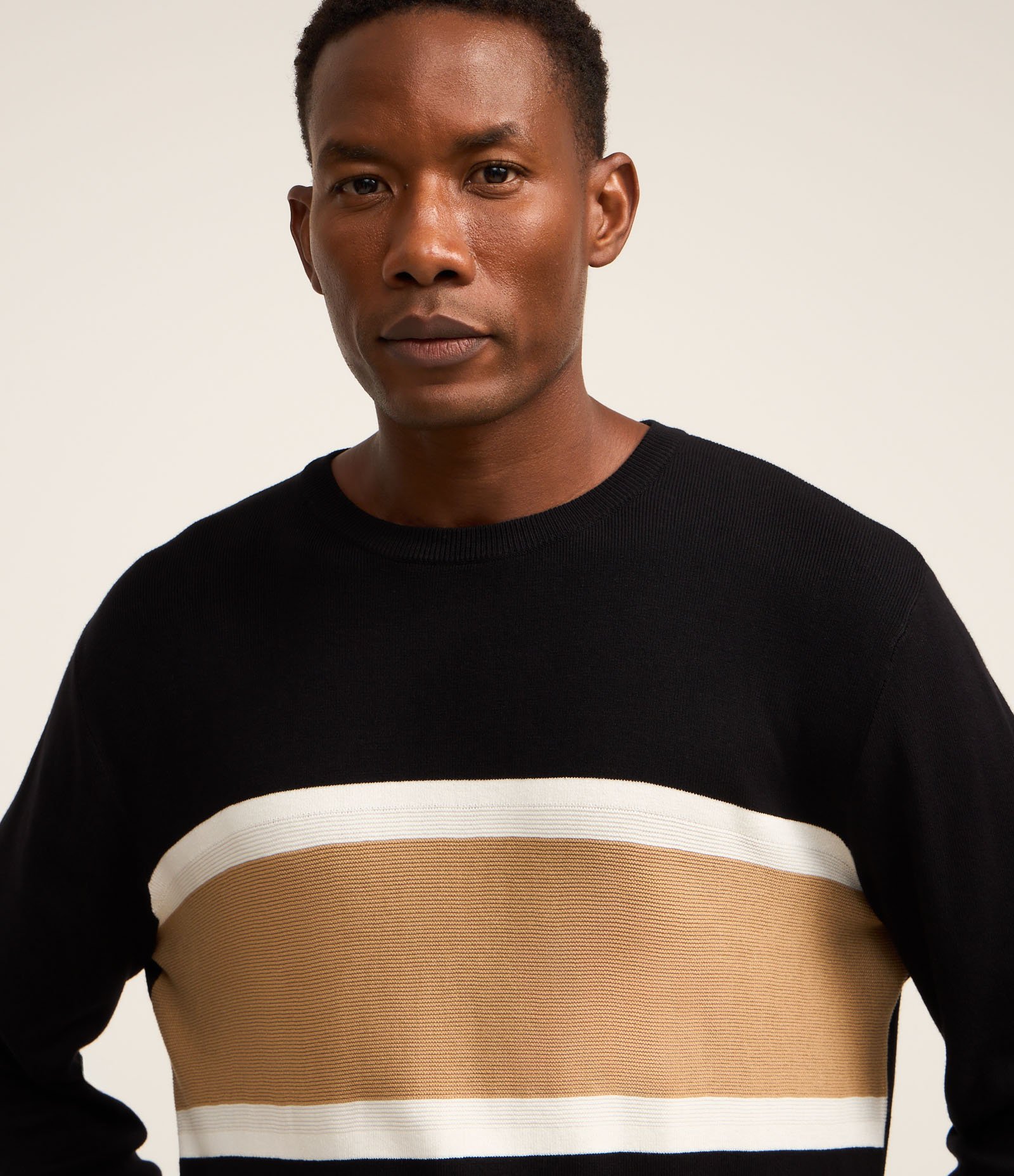 Suéter em Tricô com Bloco de Cor Preto/Bege 5