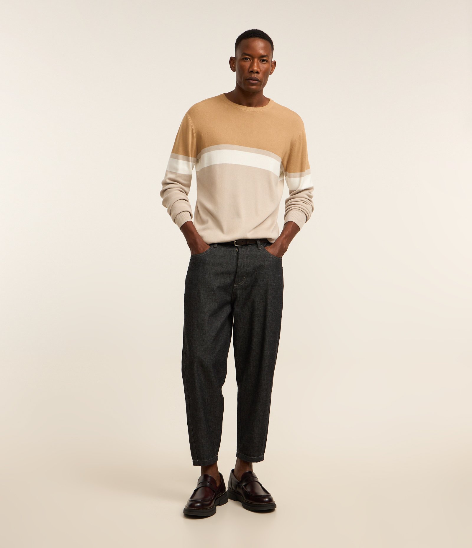Suéter Regular em Viscose com Bloco de Cores Bege/Branco/Cinza 2