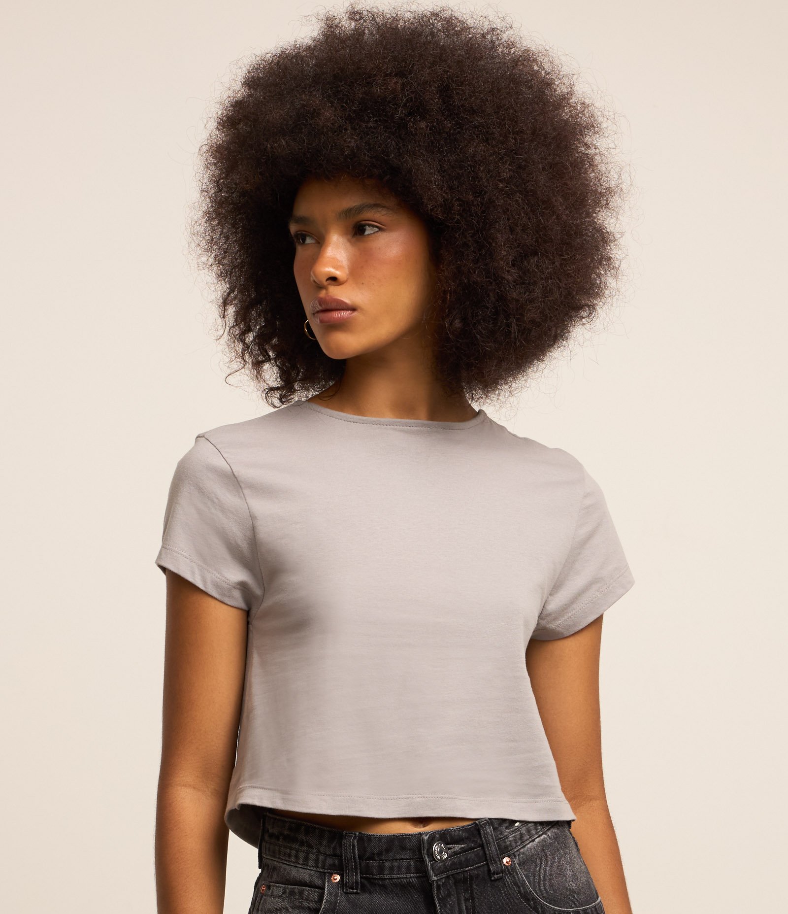 Blusa Boxy Cropped em Algodão com Abertura nas Costas Cinza 1