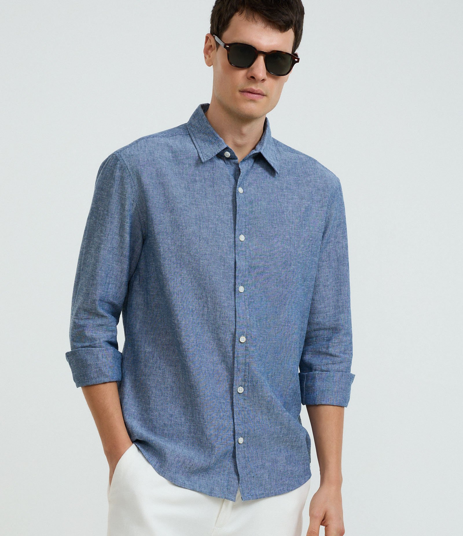Camisa Regular Básica em Linho com Gola Colarinho Azul Grafite 1