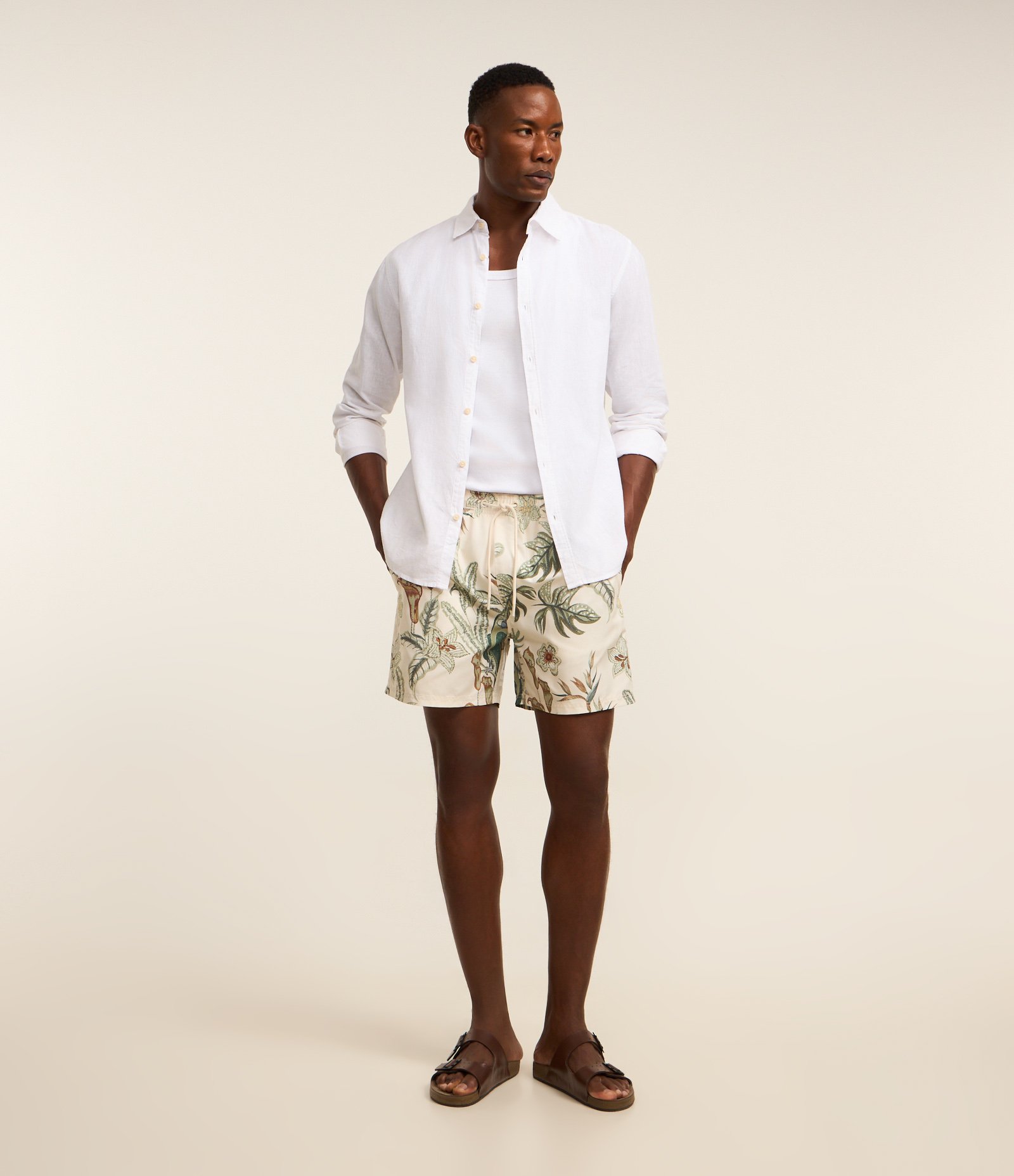 Bermuda de Praia em Microfibra com Estampa Floral Bege 1