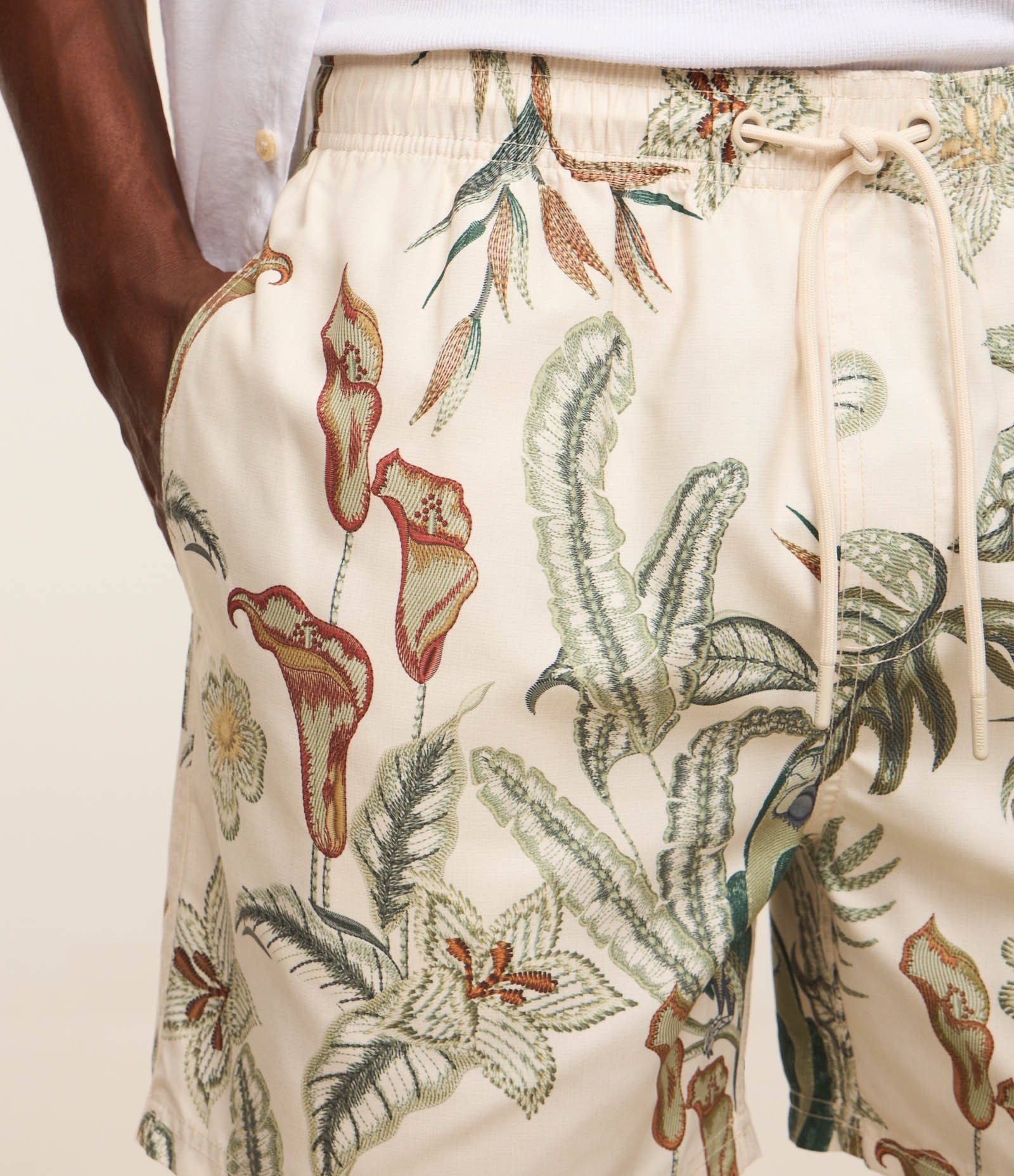 Bermuda de Praia em Microfibra com Estampa Floral Bege 3