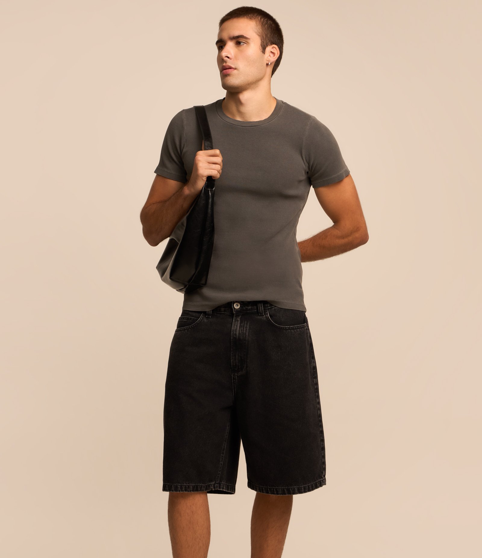 Bermuda Baggy Vintage em Jeans Preto 1