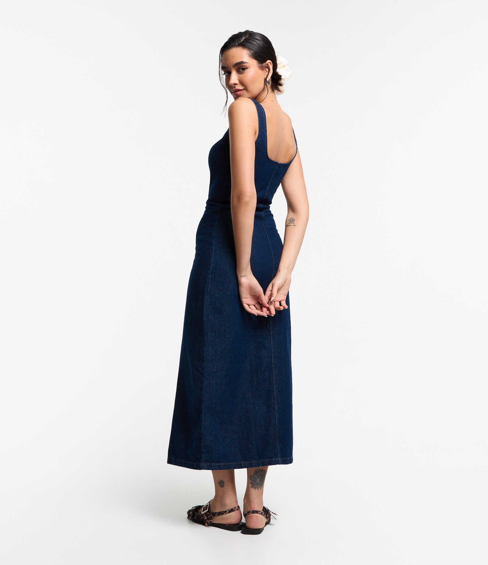 Vestido New Midi Sem Manga em Jeans com Abotoamento Azul 2