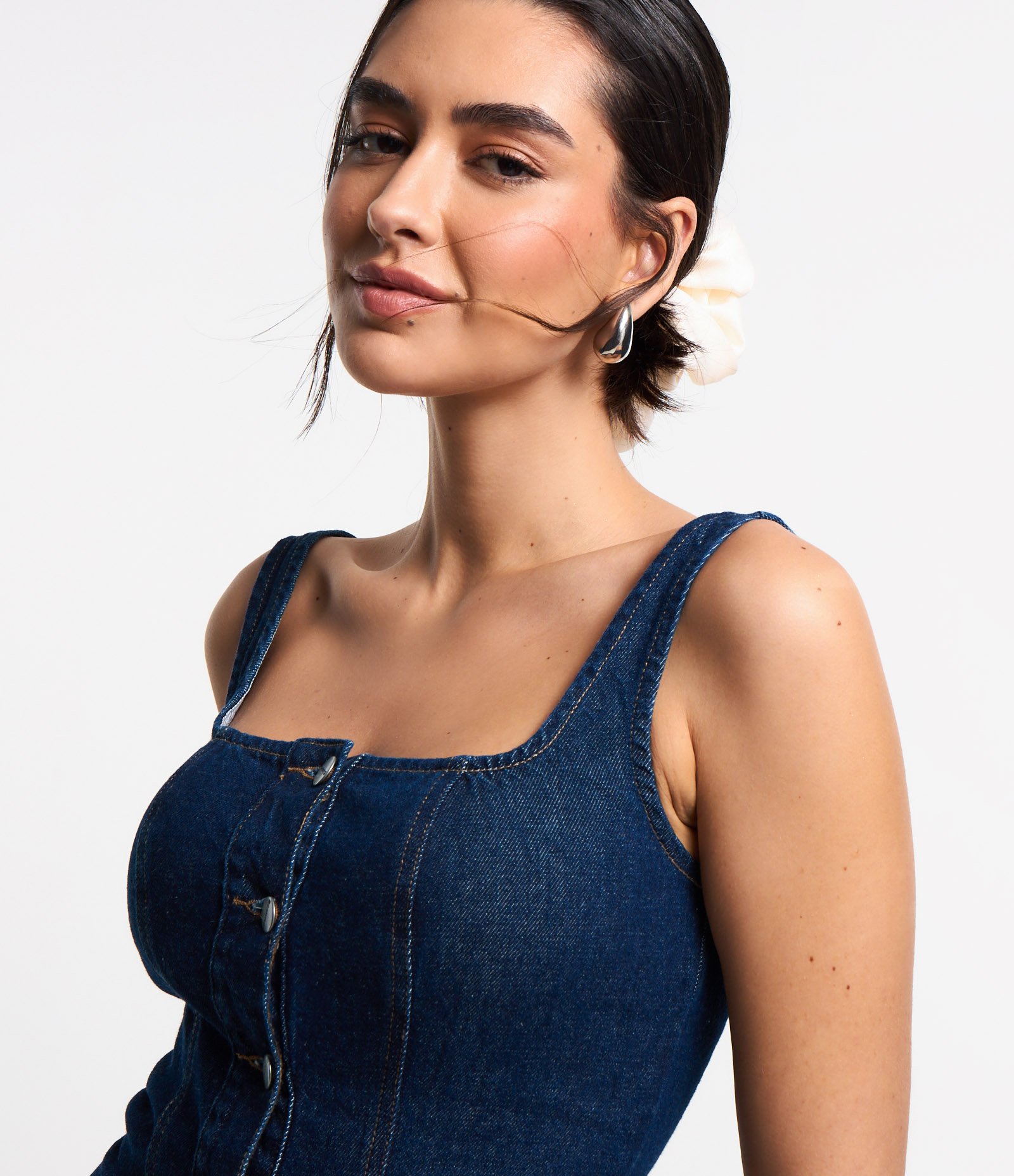 Vestido New Midi Sem Manga em Jeans com Abotoamento Azul 3