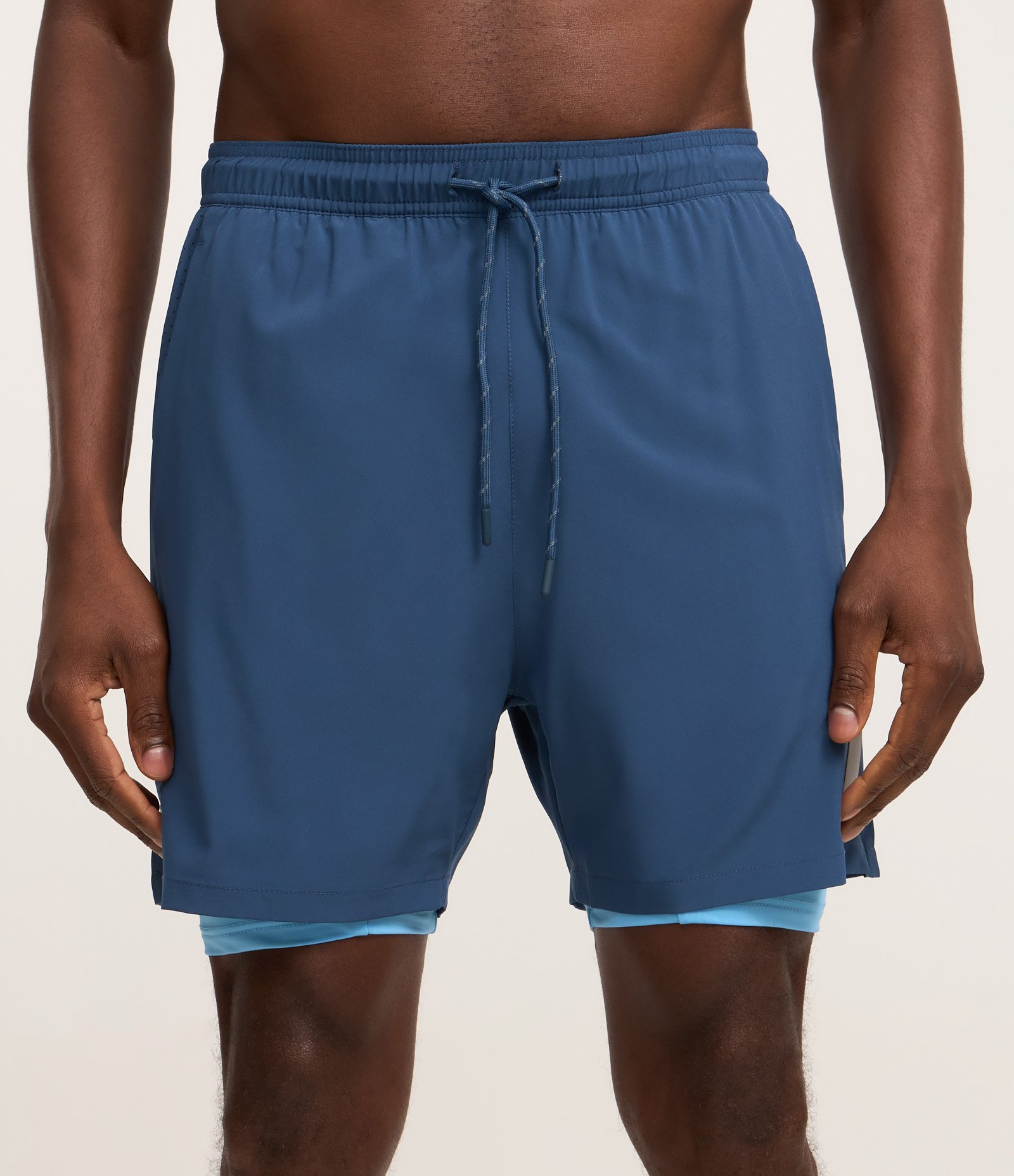 Bermuda Esportiva com Short de Compressão Azul 3
