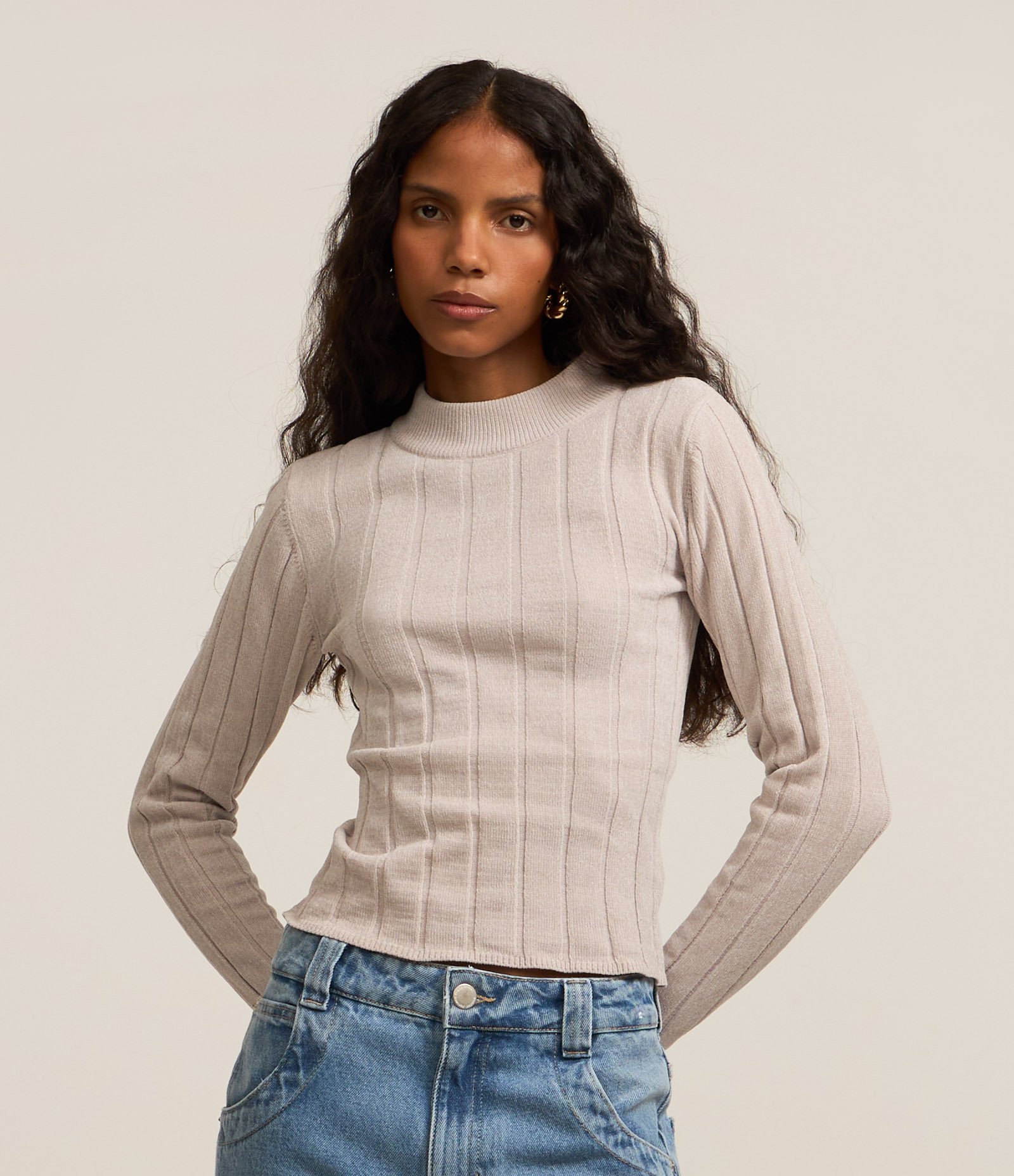 Blusa Slim em Chenille Canelada com Golinha Cinza Claro 1