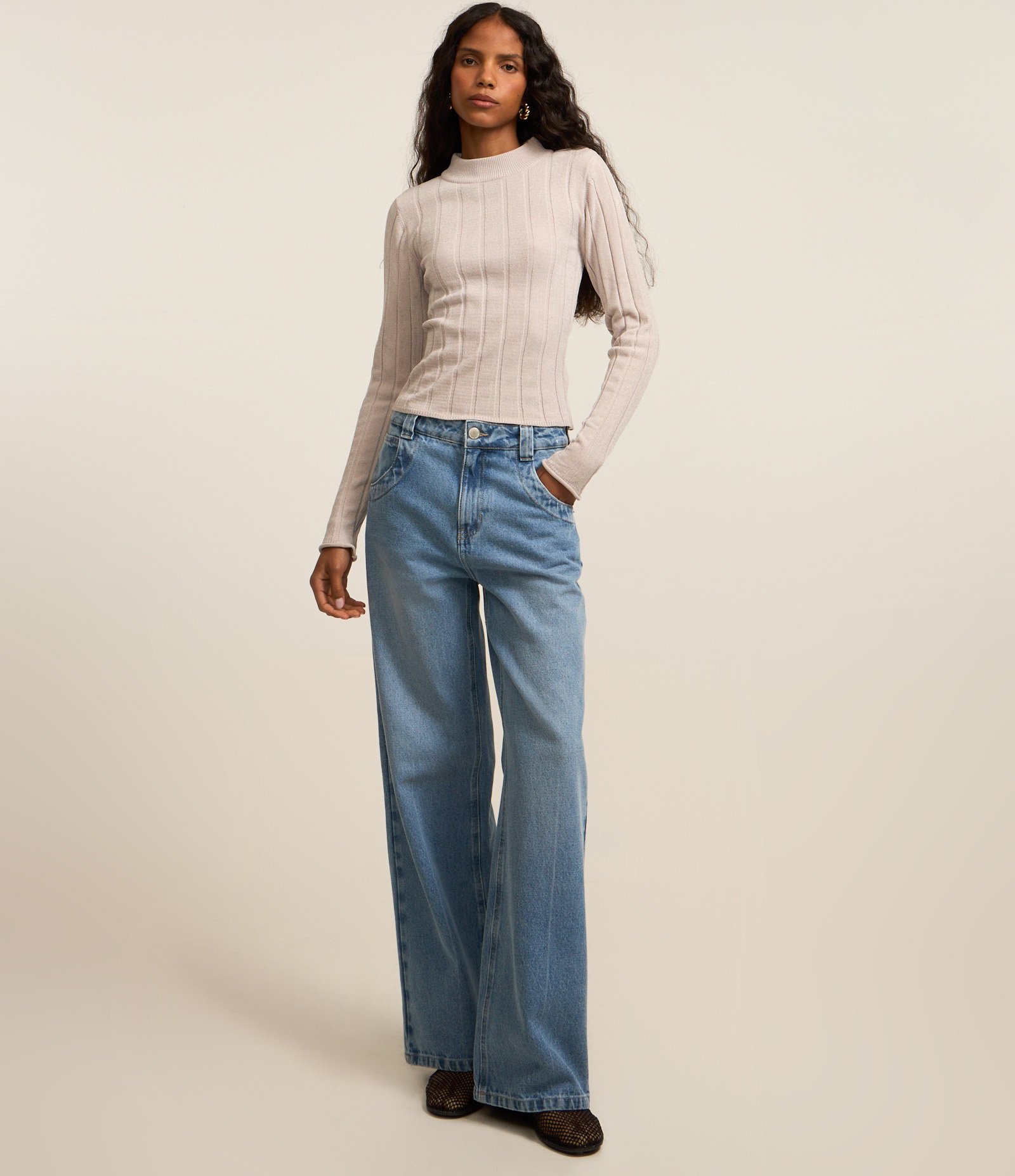 Blusa Slim em Chenille Canelada com Golinha Cinza Claro 2