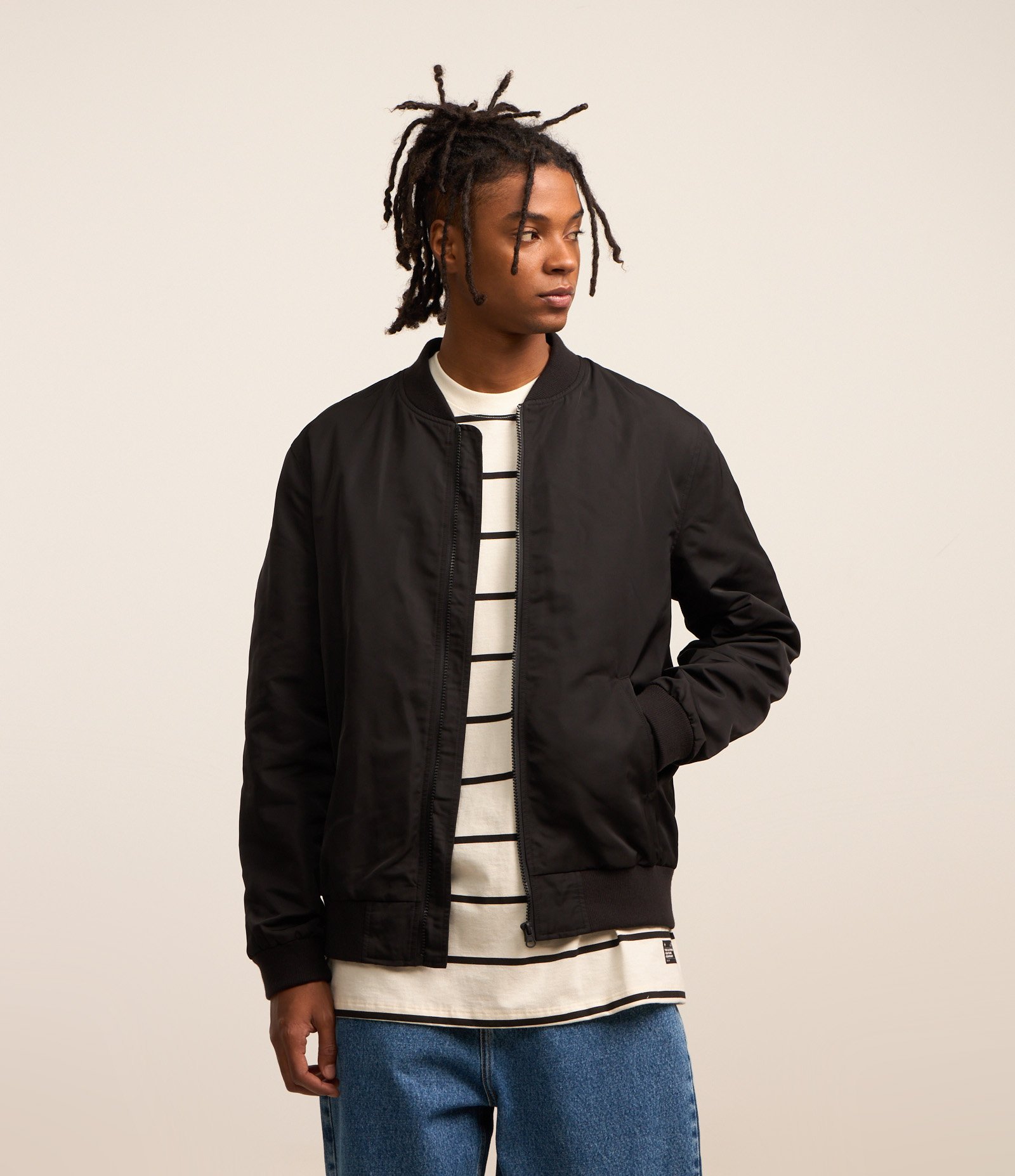 Jaqueta Bomber Aberta com Zíper Preto 1