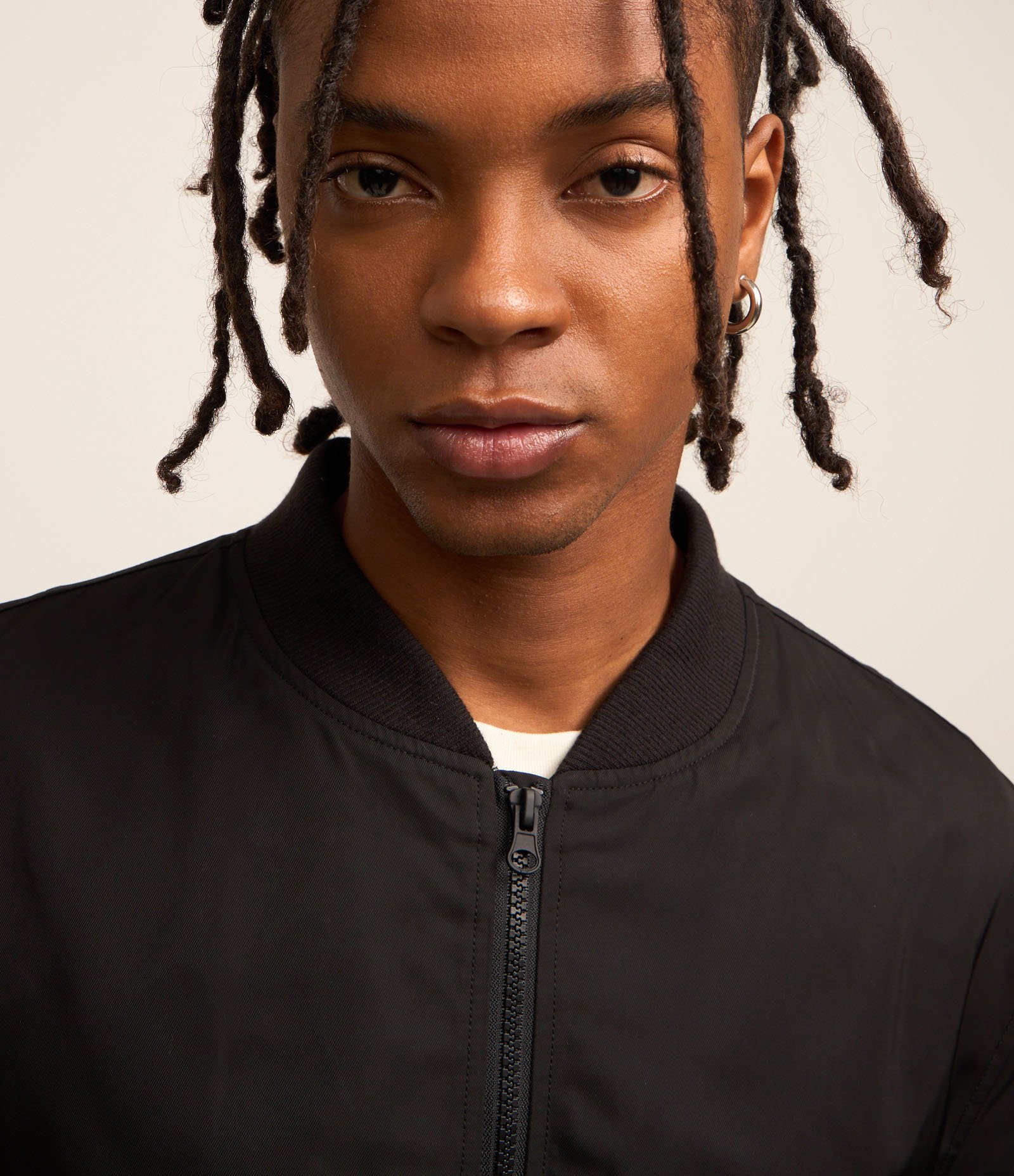 Jaqueta Bomber Aberta com Zíper Preto 3