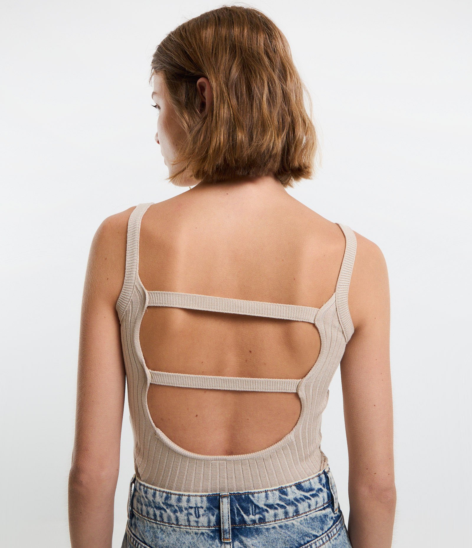 Blusa de Alça em Tricô Seamless com Costas Abertas Bege 3
