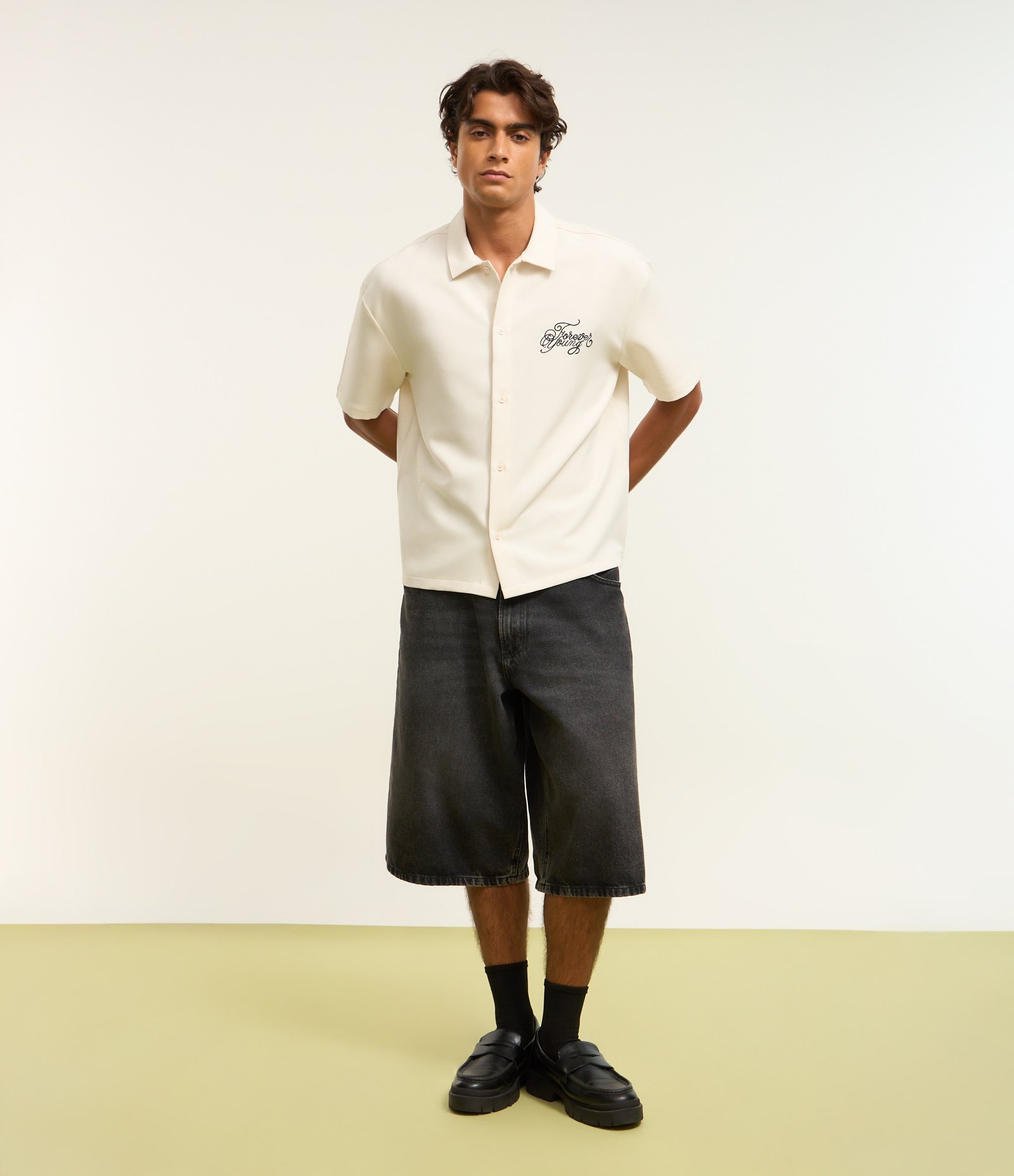 Camisa Boxy em Viscose com Bordado no Peito e Costas Branco 2