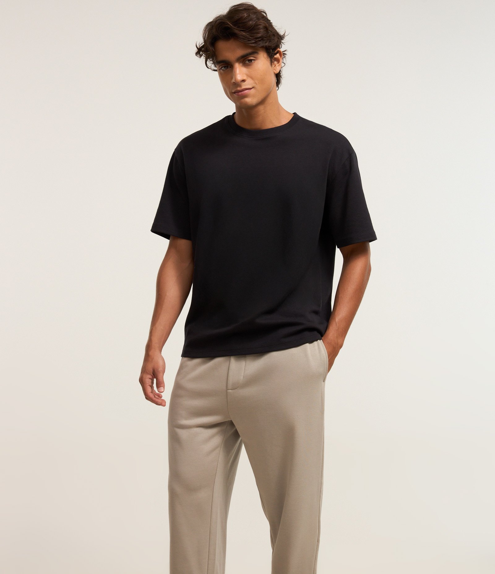 Calça Jogger em Moletom com Cós Elástico e Cordão 3