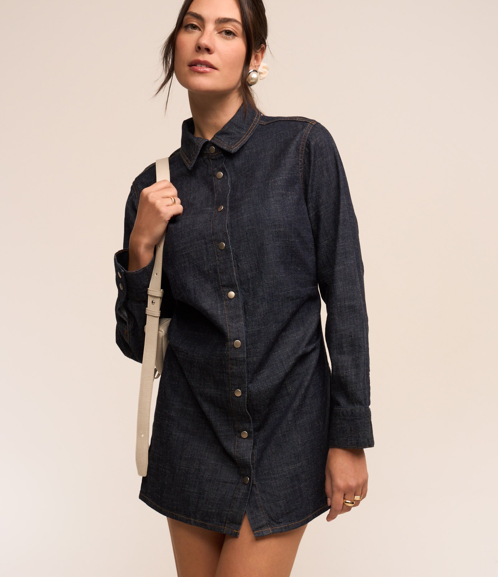 Vestido Jeans com Pregas nas Laterais e Abotoamento Azul Escuro 1