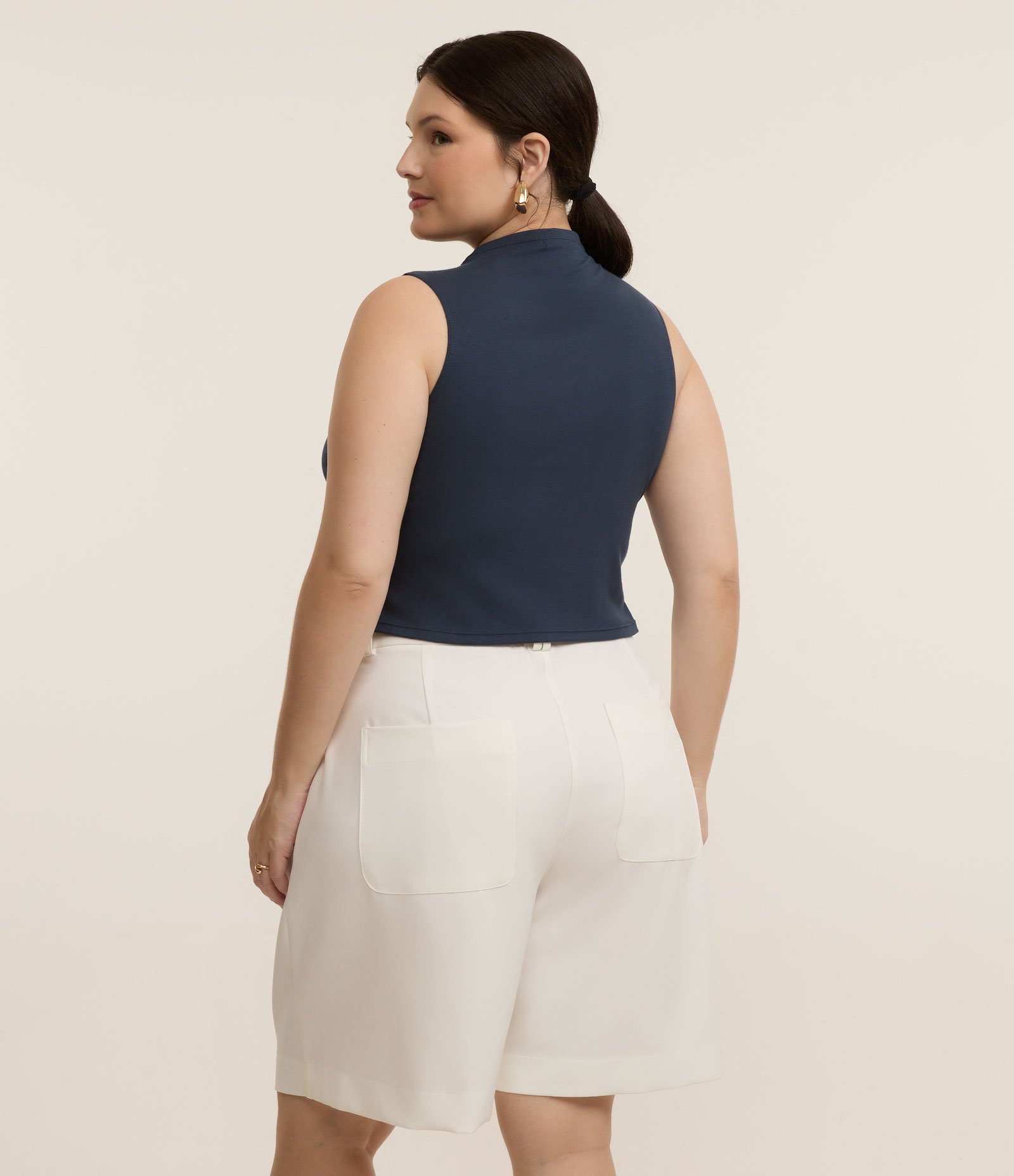 Blusa Regata em Viscose com Golinha Boba Curve & Plus Size Azul Escuro 4