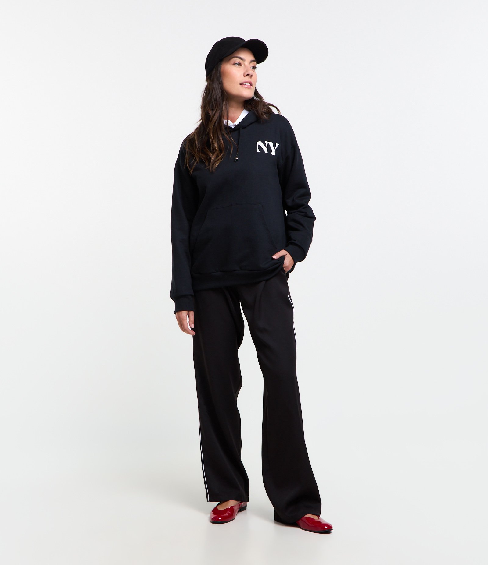 Blusa em Moletom com Capuz e Estampa NY Preto 2