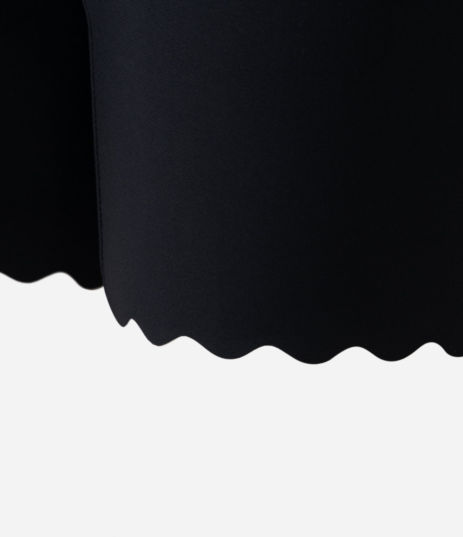 Bermuda Modeladora em Microfibra Com Borda Nuvem Preto 6