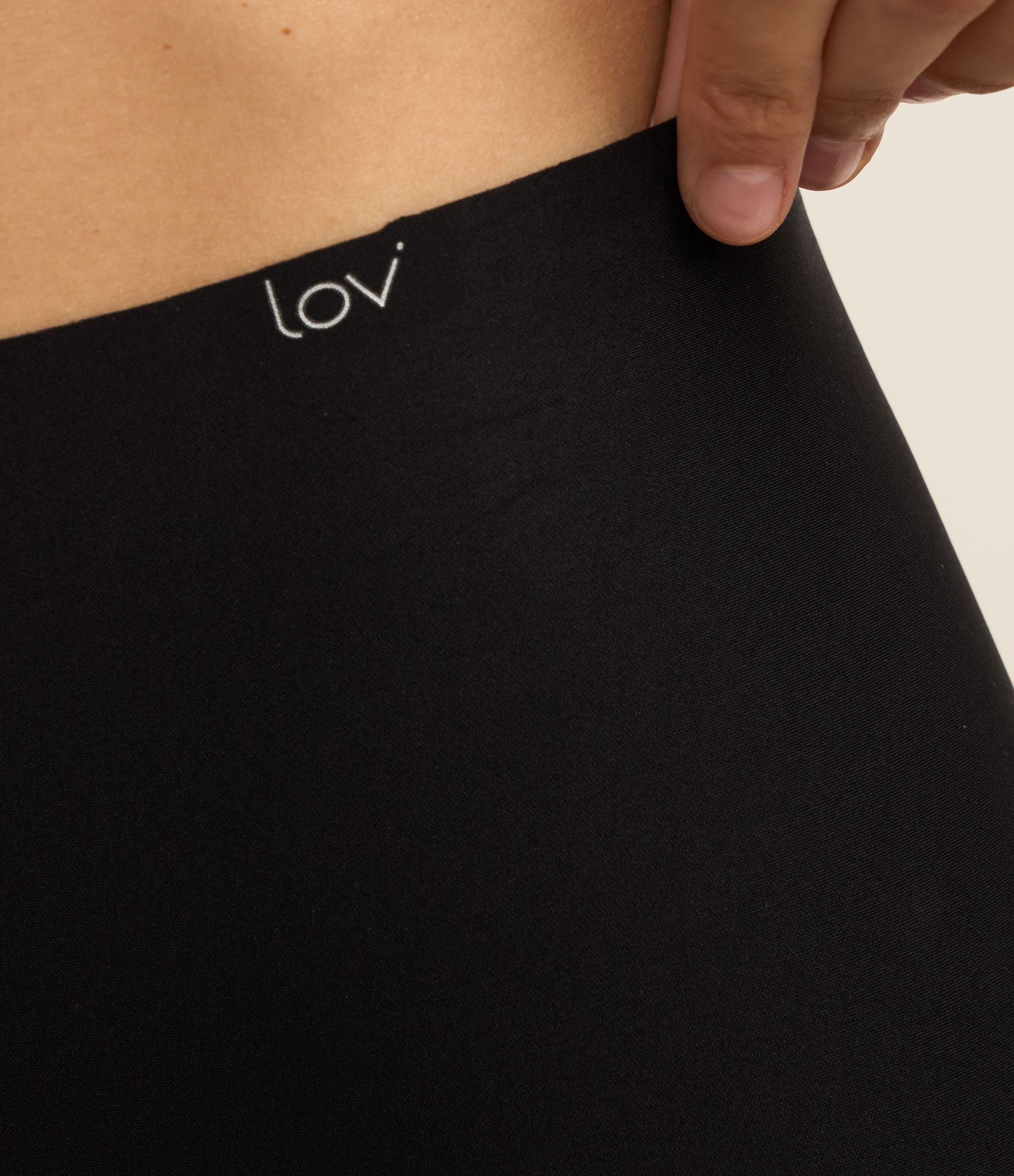 Bermuda Modeladora em Microfibra Com Borda Nuvem Preto 3