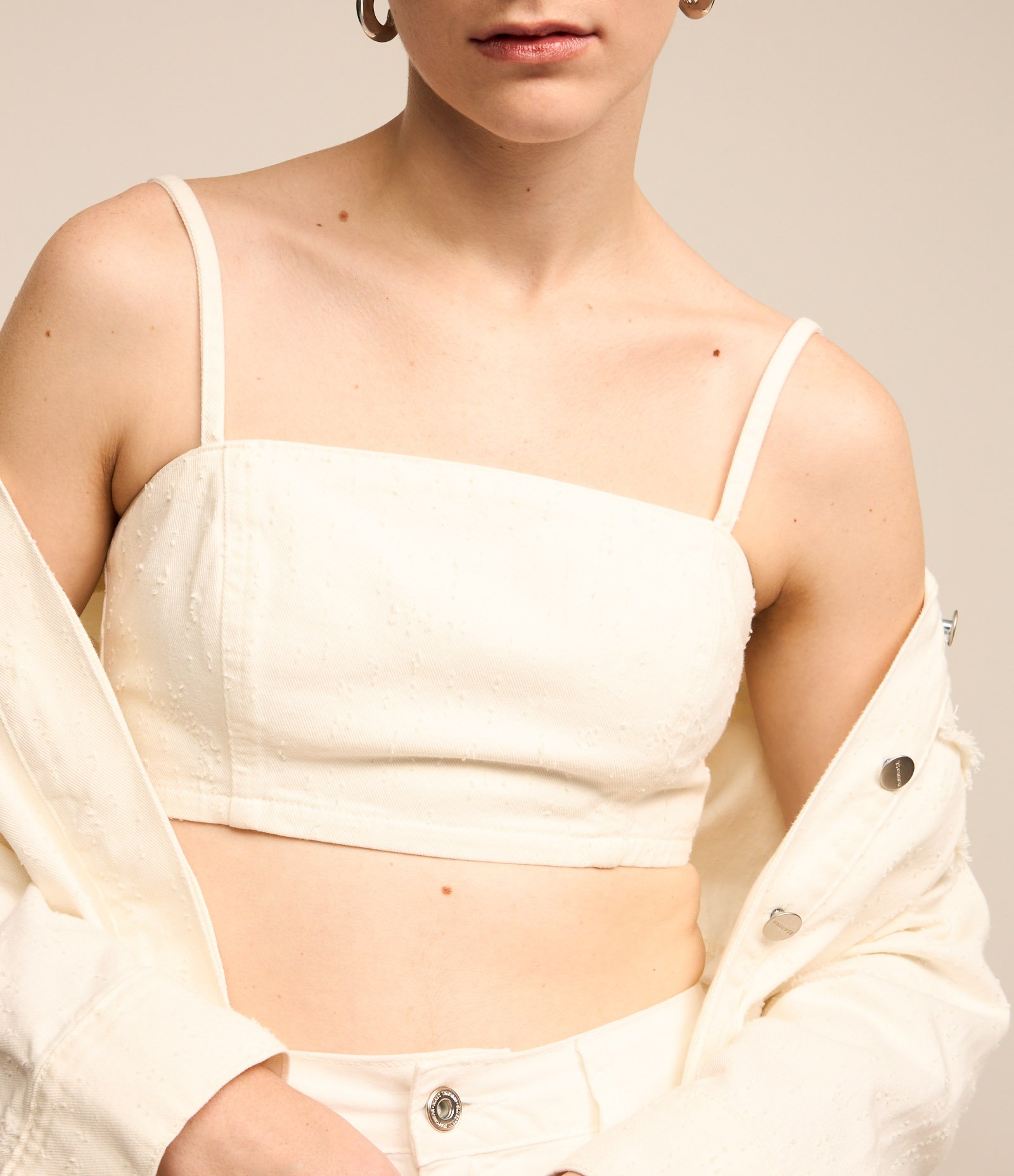 Blusa Cropped Jeans com Recortes e Alças Finas Off White 4