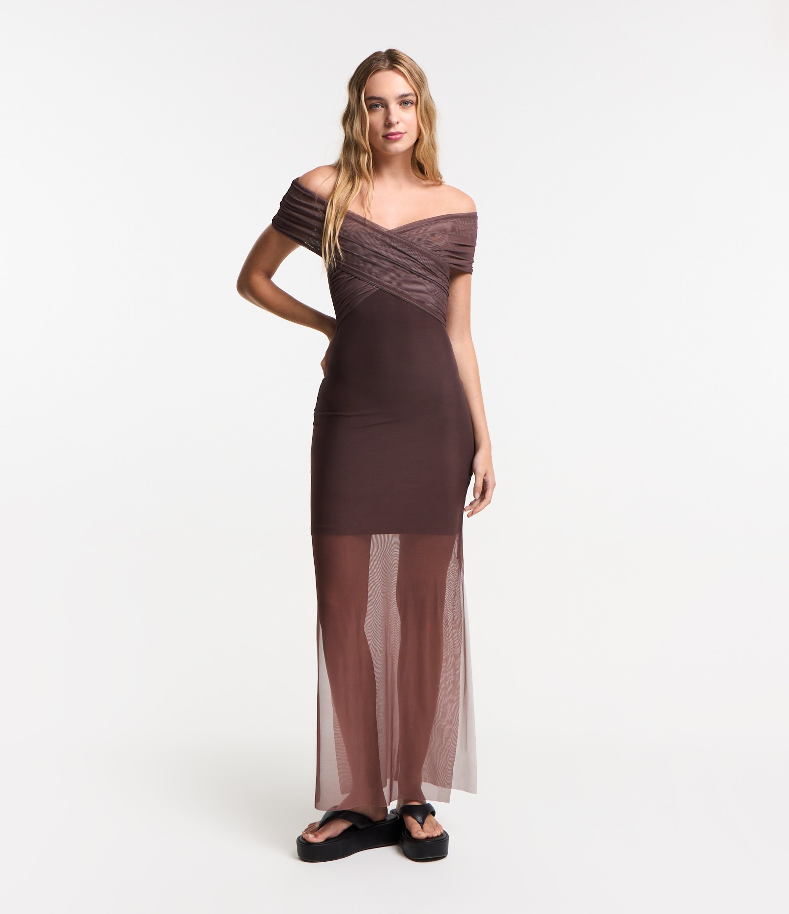 Vestido Midi em Tule com Decote Cruzado Marrom 1