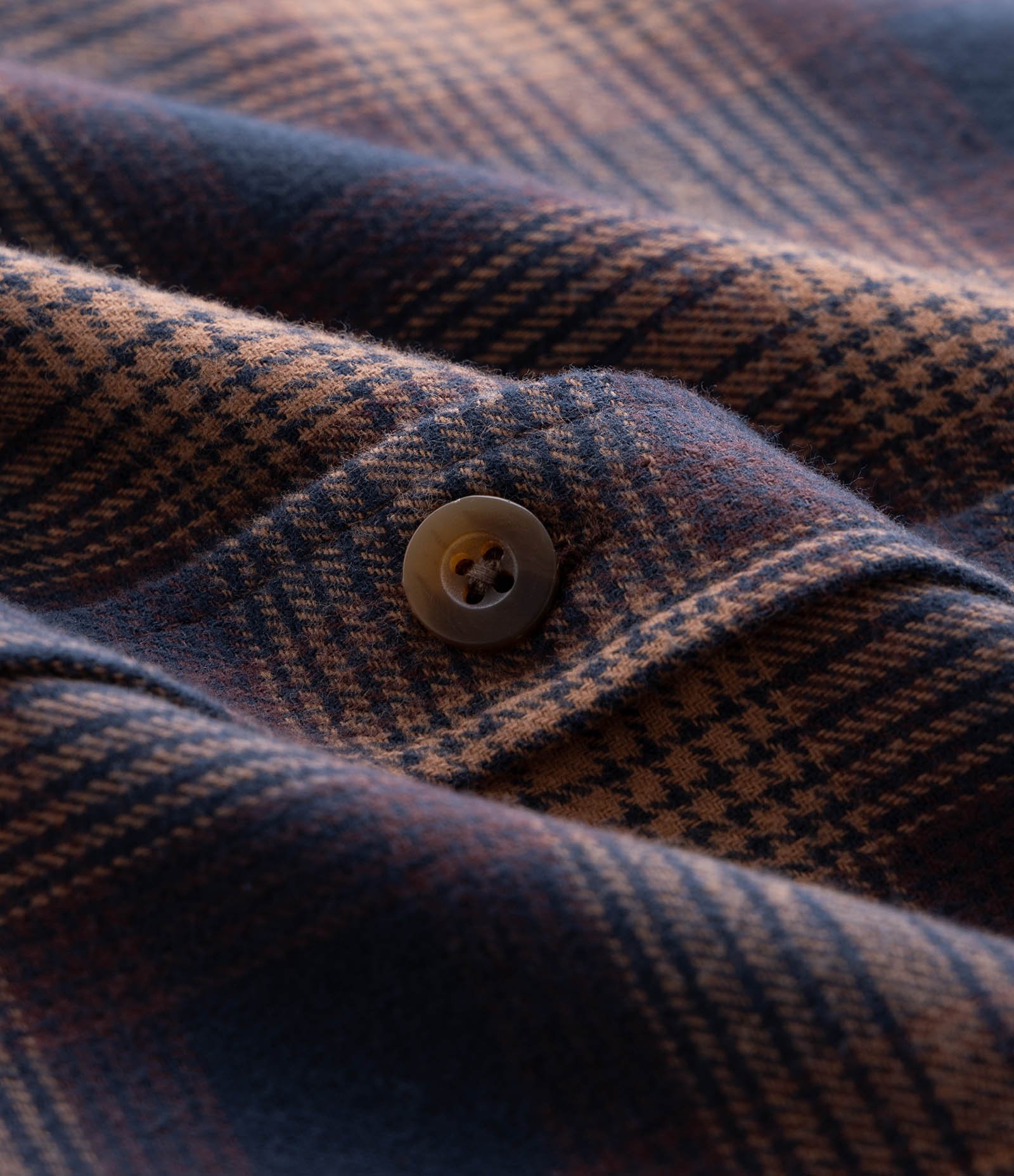 Camisa Comfort em Flanela com Estampa Xadrez Azul/Marrom 8