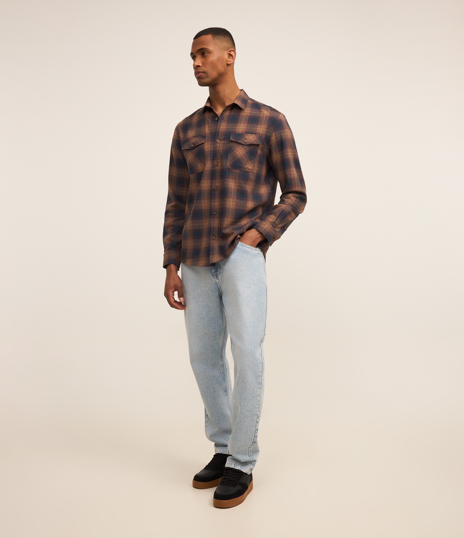 Camisa Comfort em Flanela com Estampa Xadrez Azul/Marrom 2