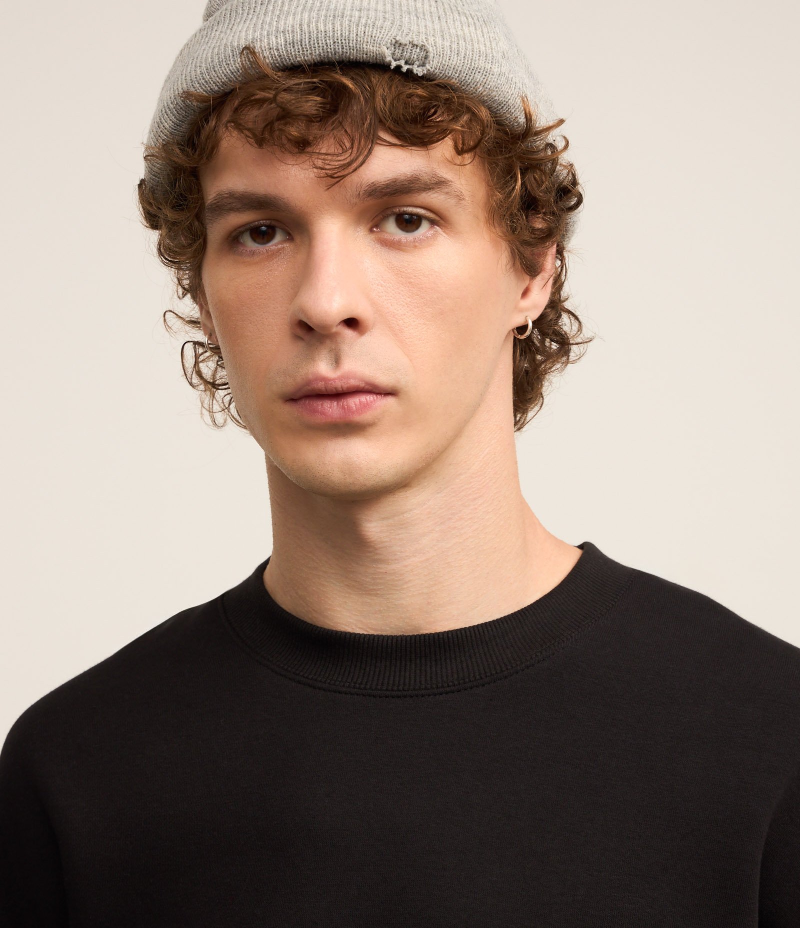 Casaco Relaxed Básico em Moletom Preto 4