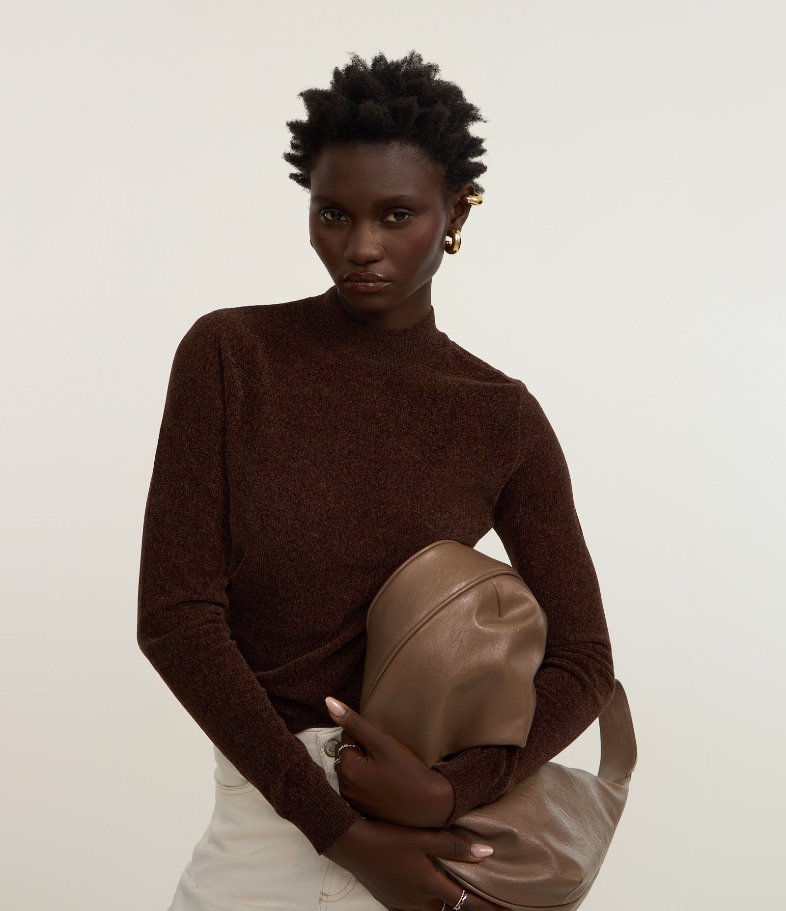 Blusa em Chenille com Gola Altinha Marrom 1