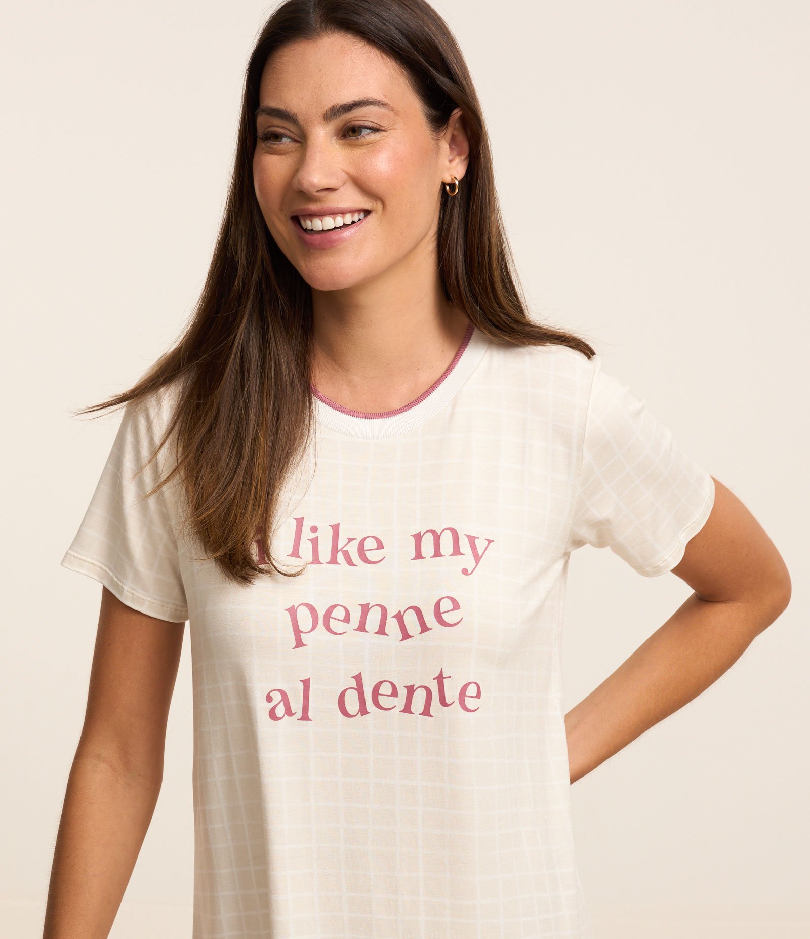 Camisola Curta com Lettering e Estampa Quadriculada Branco 1