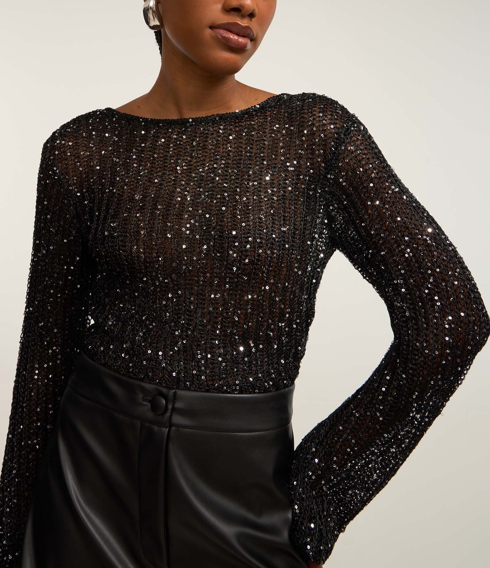 Blusa Cropped em Tricô com Paetês e Costas Abertas Preto 3