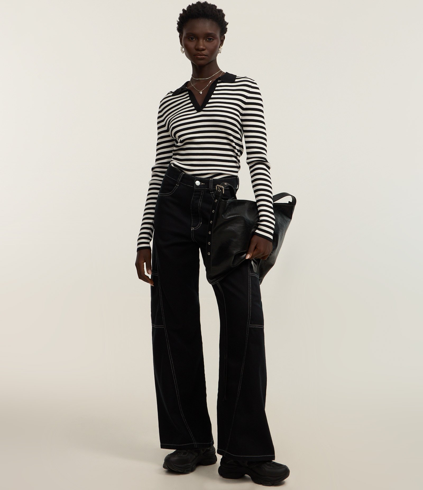 Blusa em Tricô Listrado com Gola Polo Preto 2